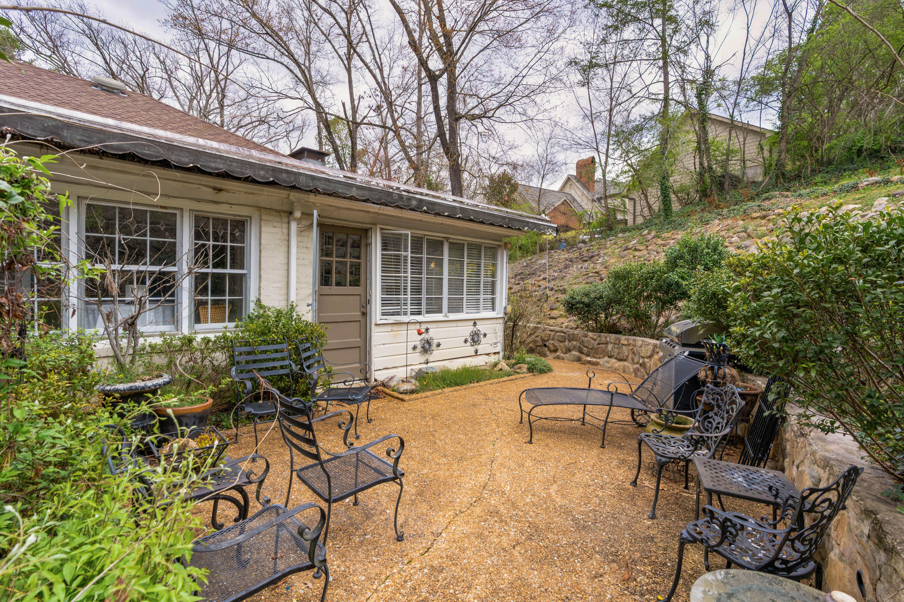 1608 Riverview Road