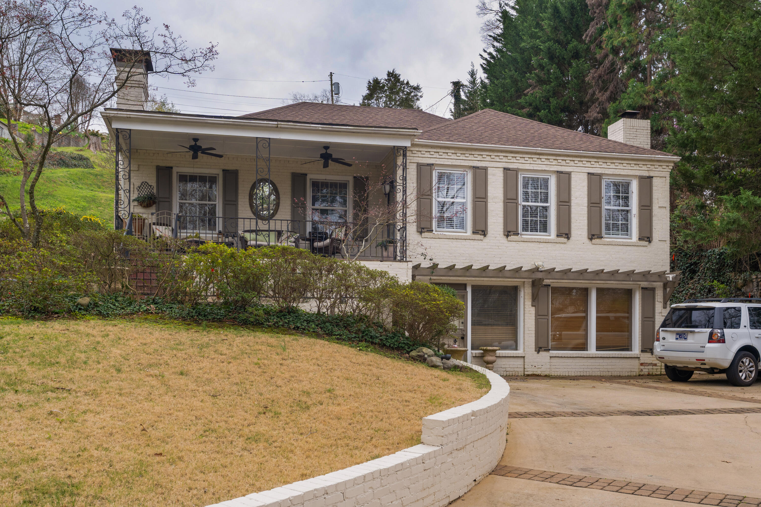 1608 Riverview Road
