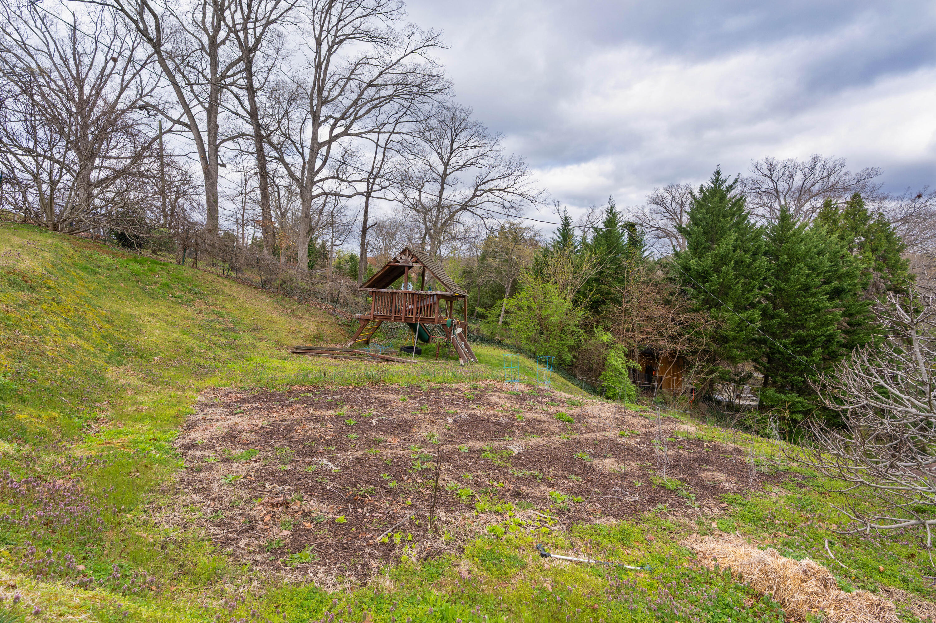 1608 Riverview Road