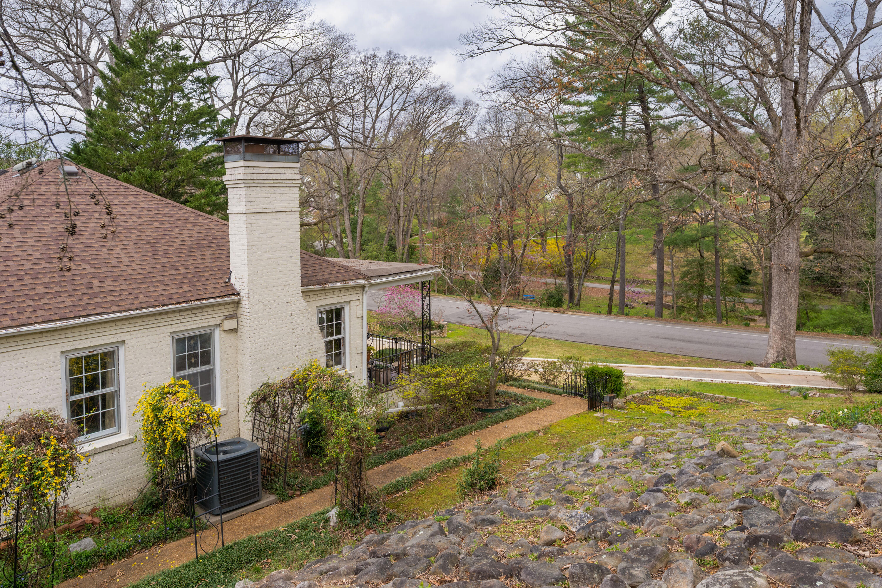 1608 Riverview Road