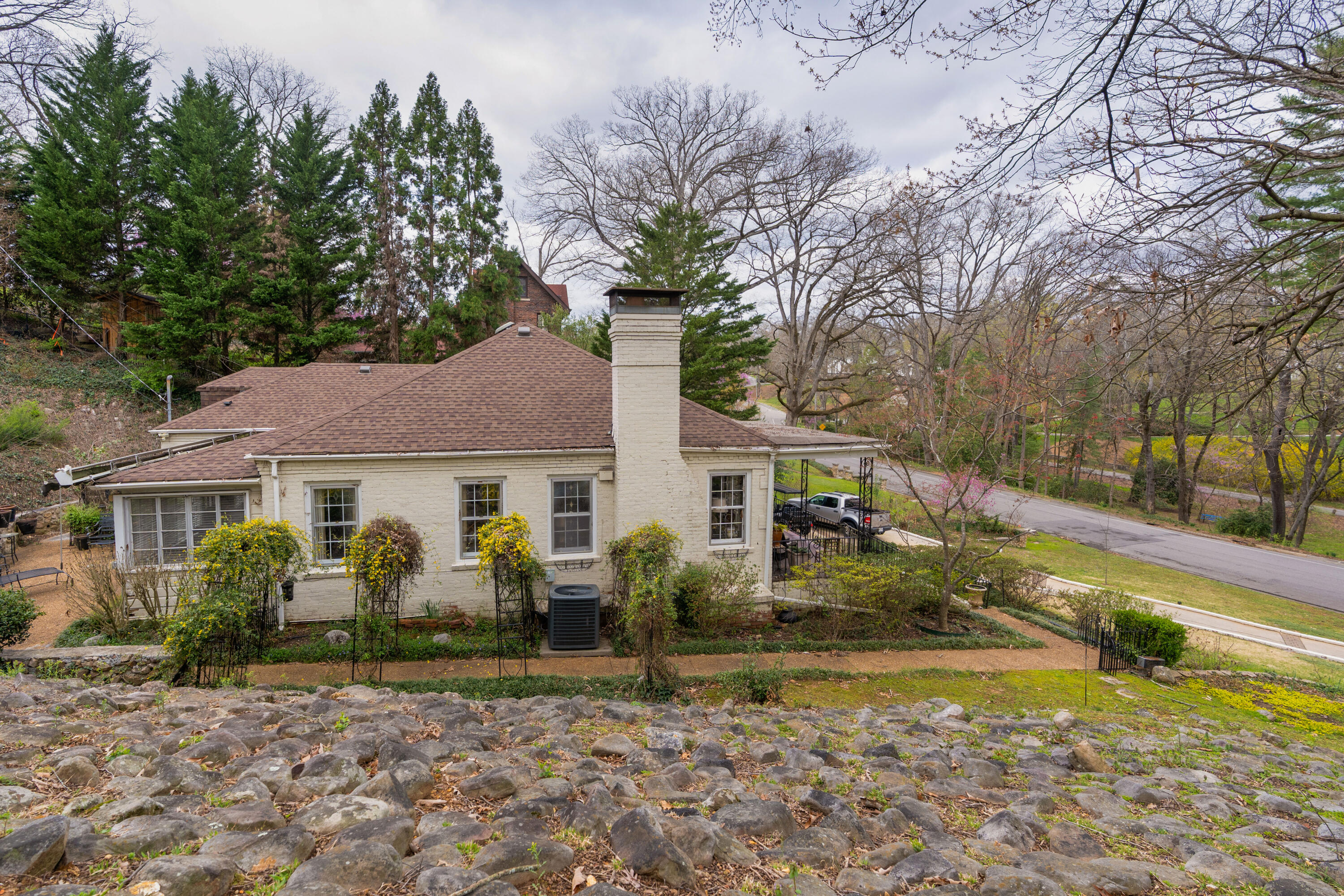 1608 Riverview Road