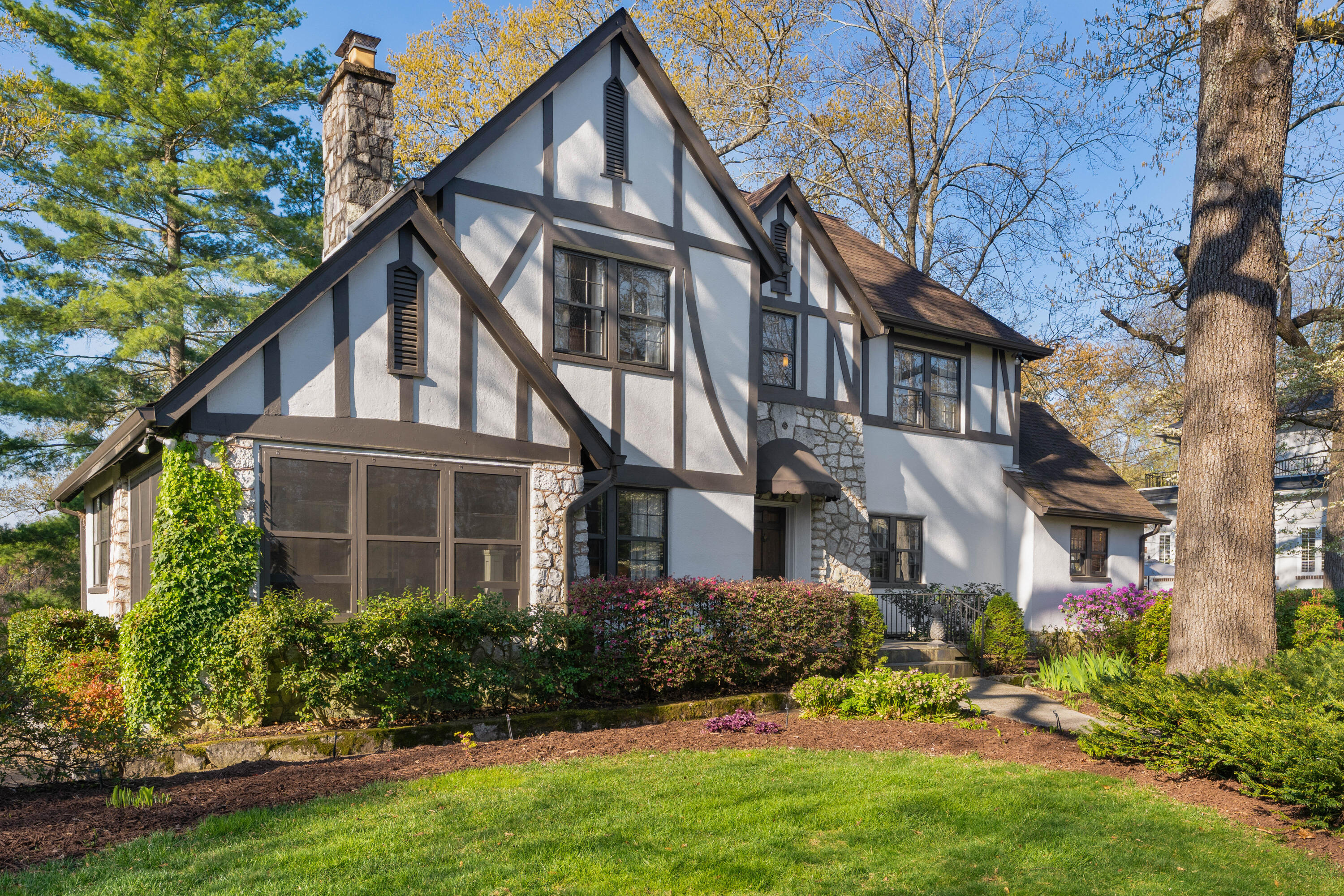 3424 Glendon Drive
