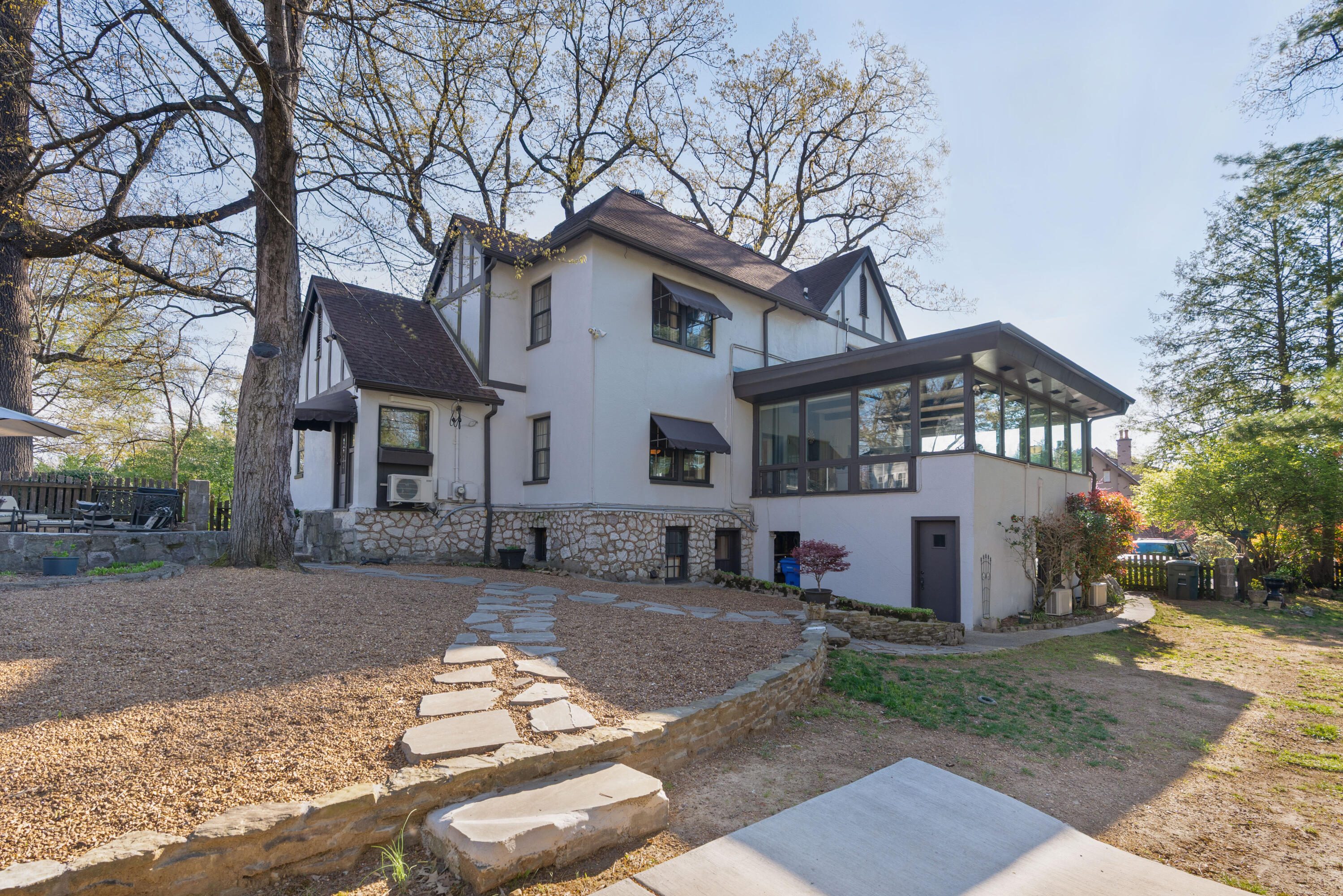 3424 Glendon Drive