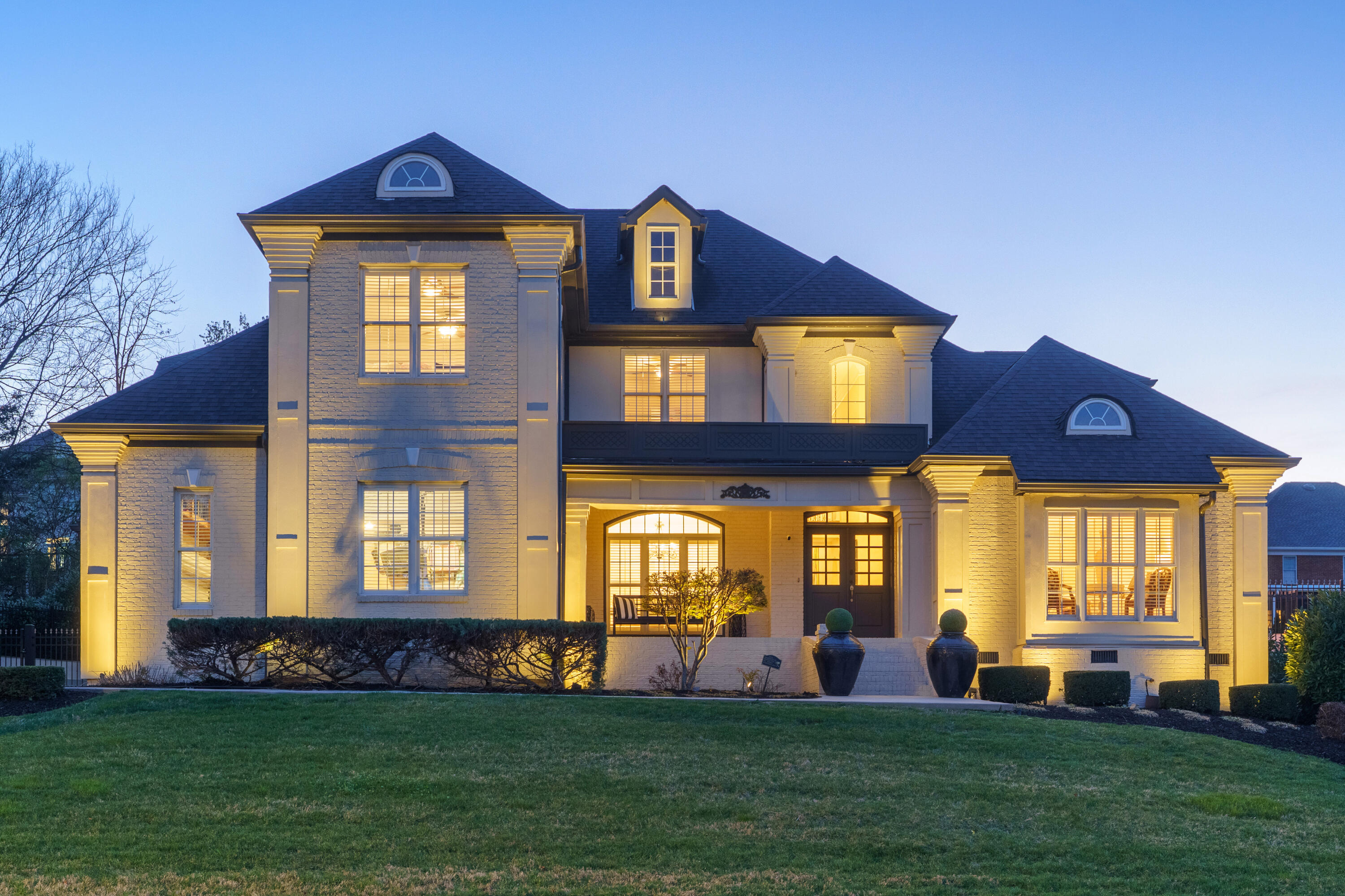 9812 Windrose Circle