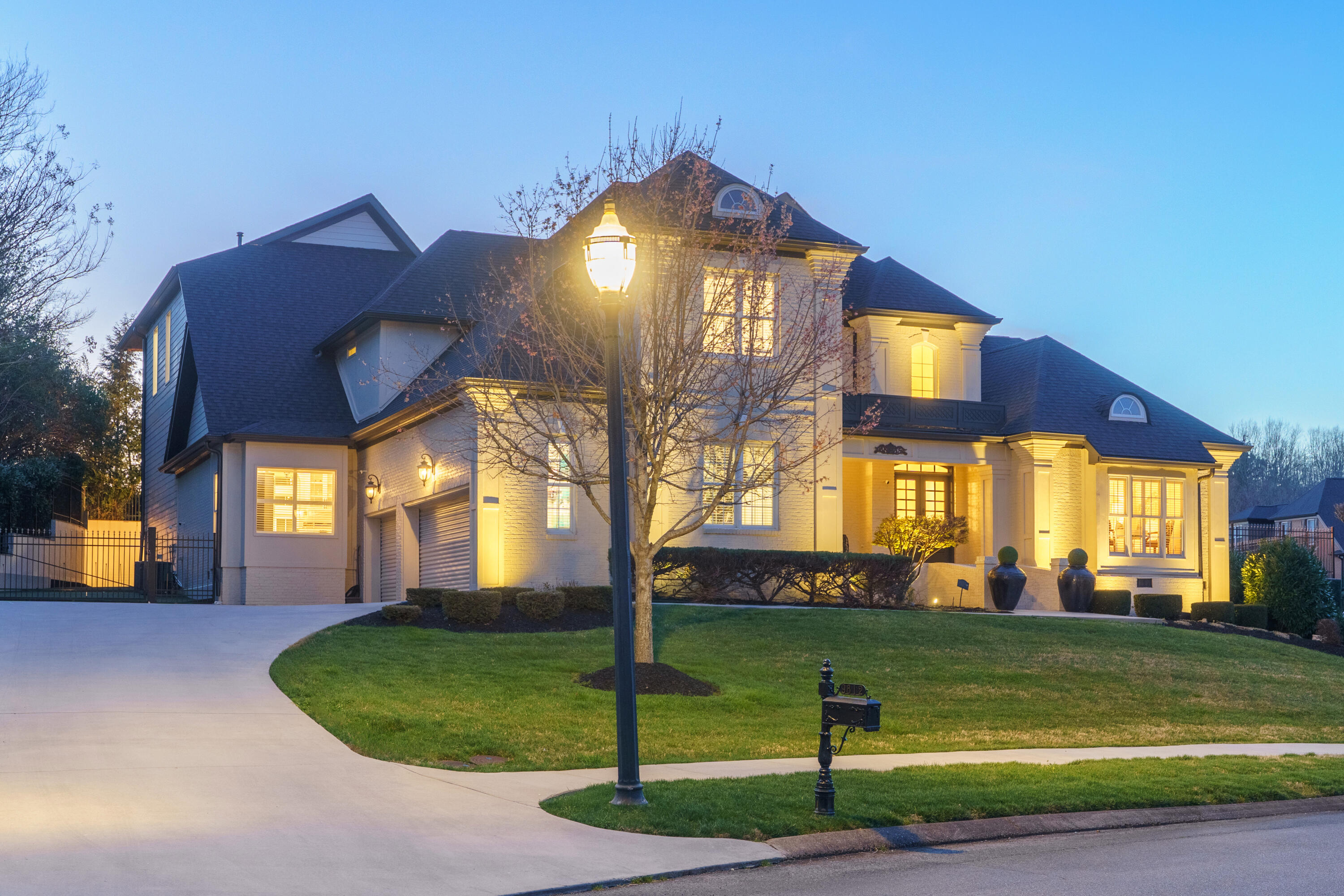 9812 Windrose Circle