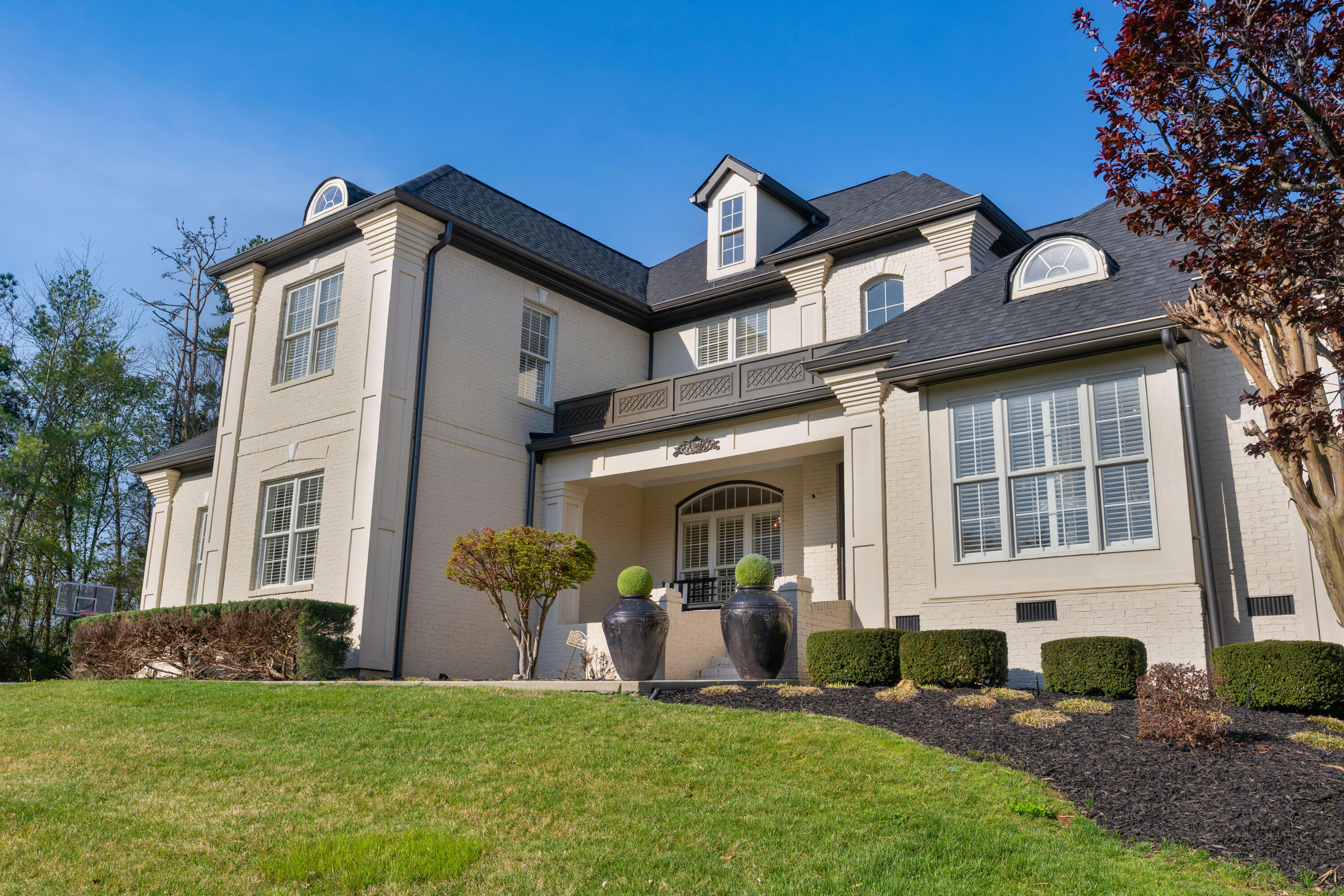 9812 Windrose Circle