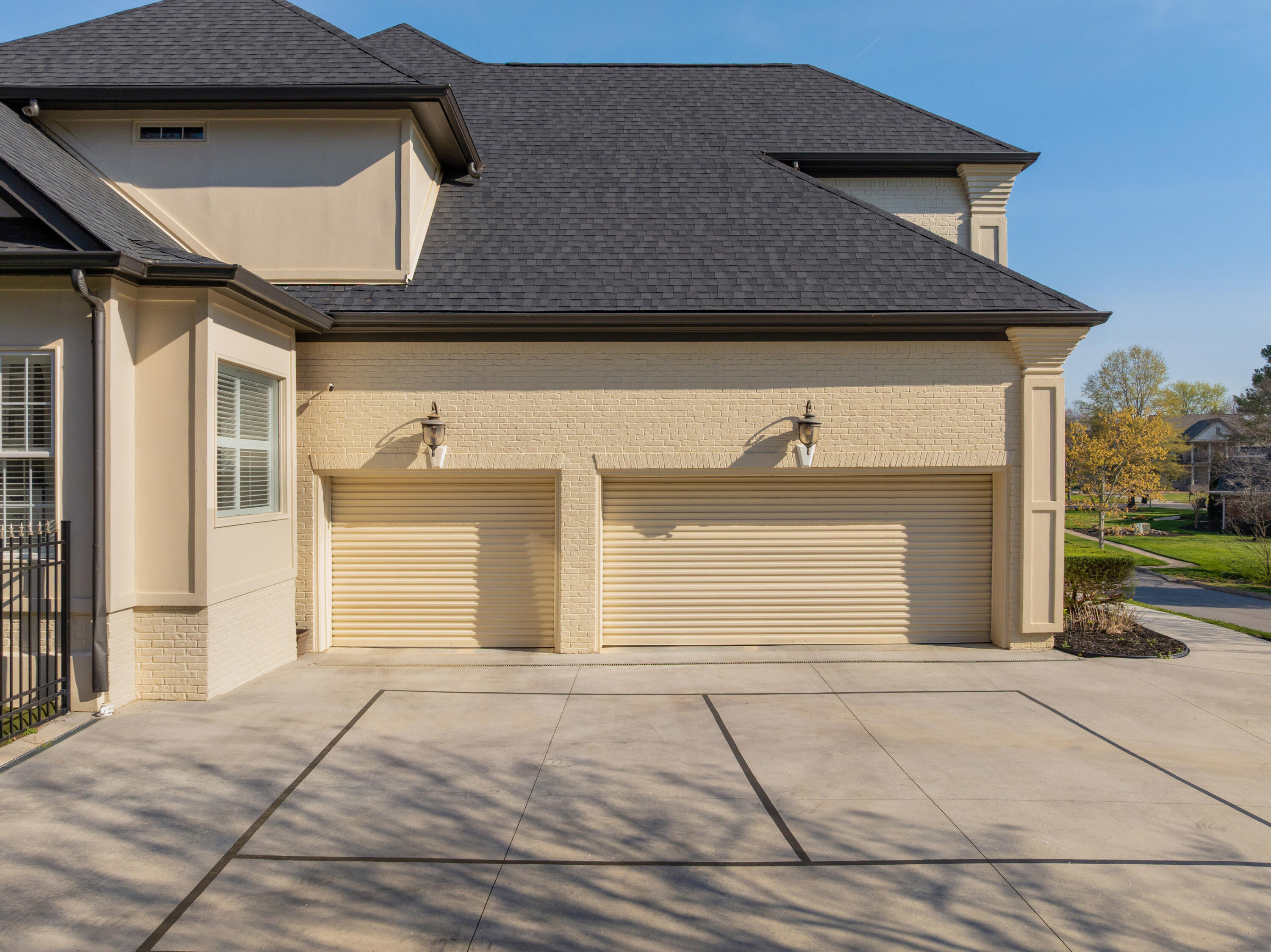9812 Windrose Circle