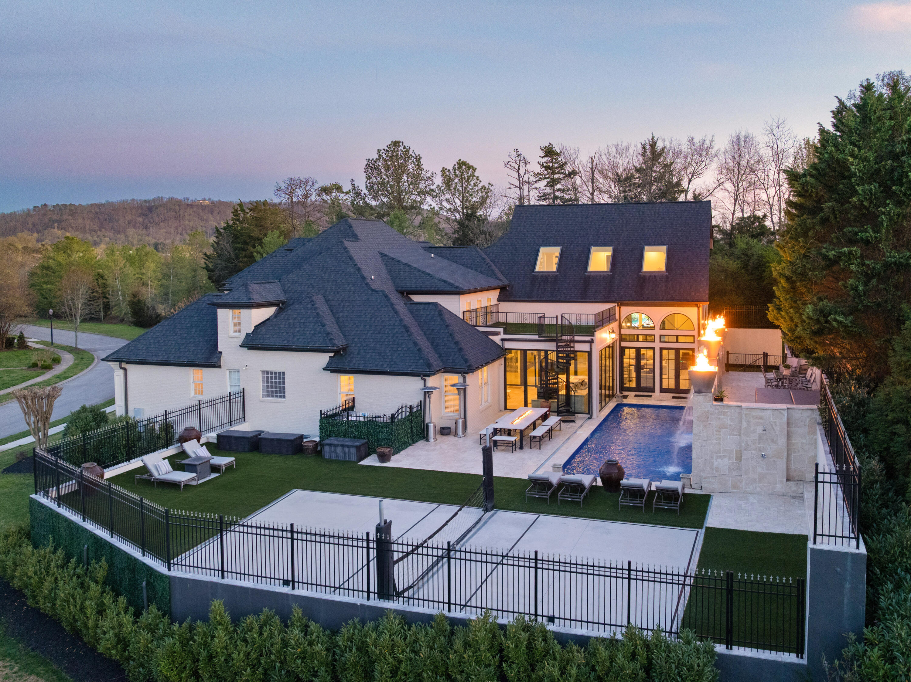 9812 Windrose Circle