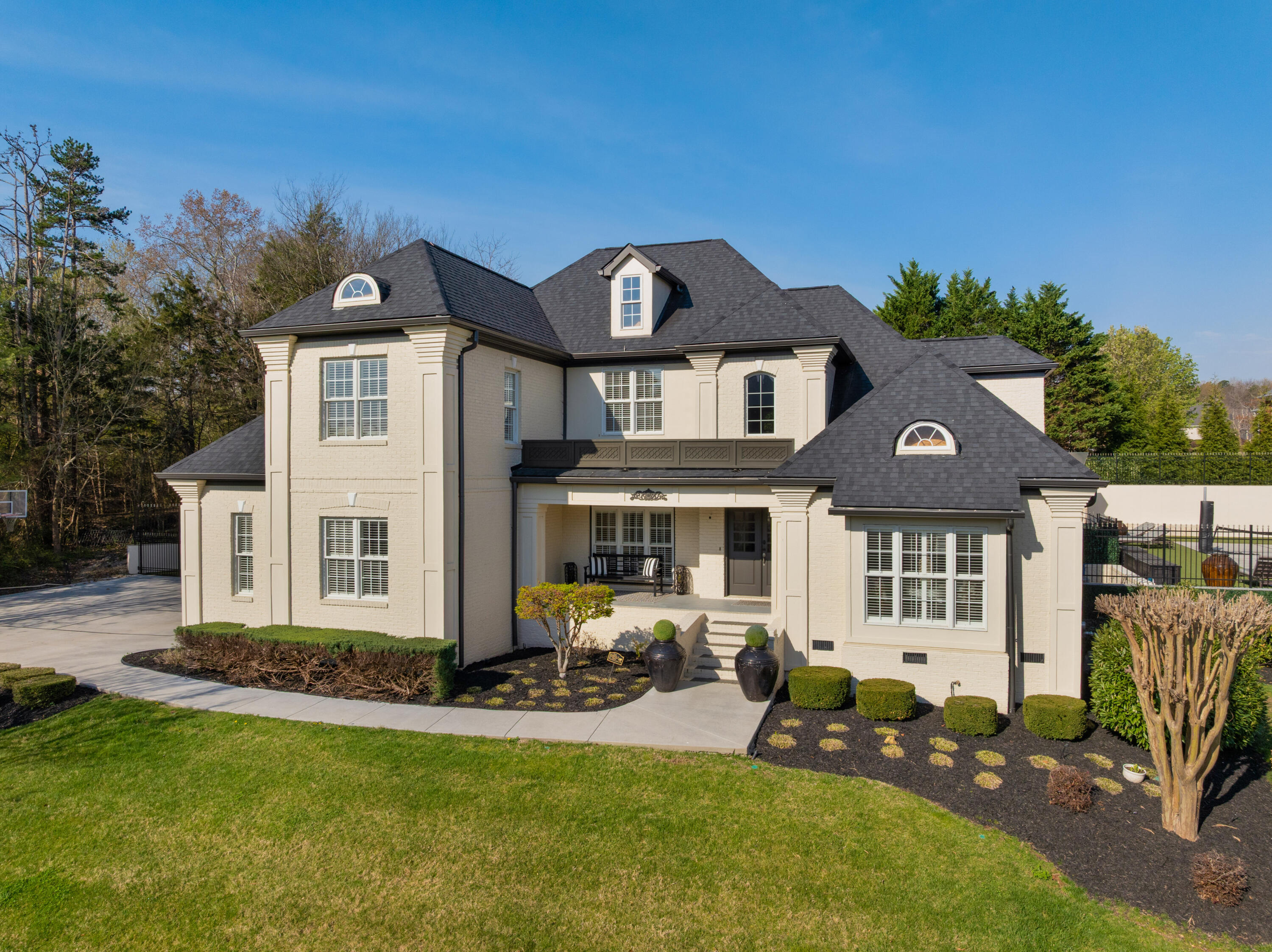 9812 Windrose Circle
