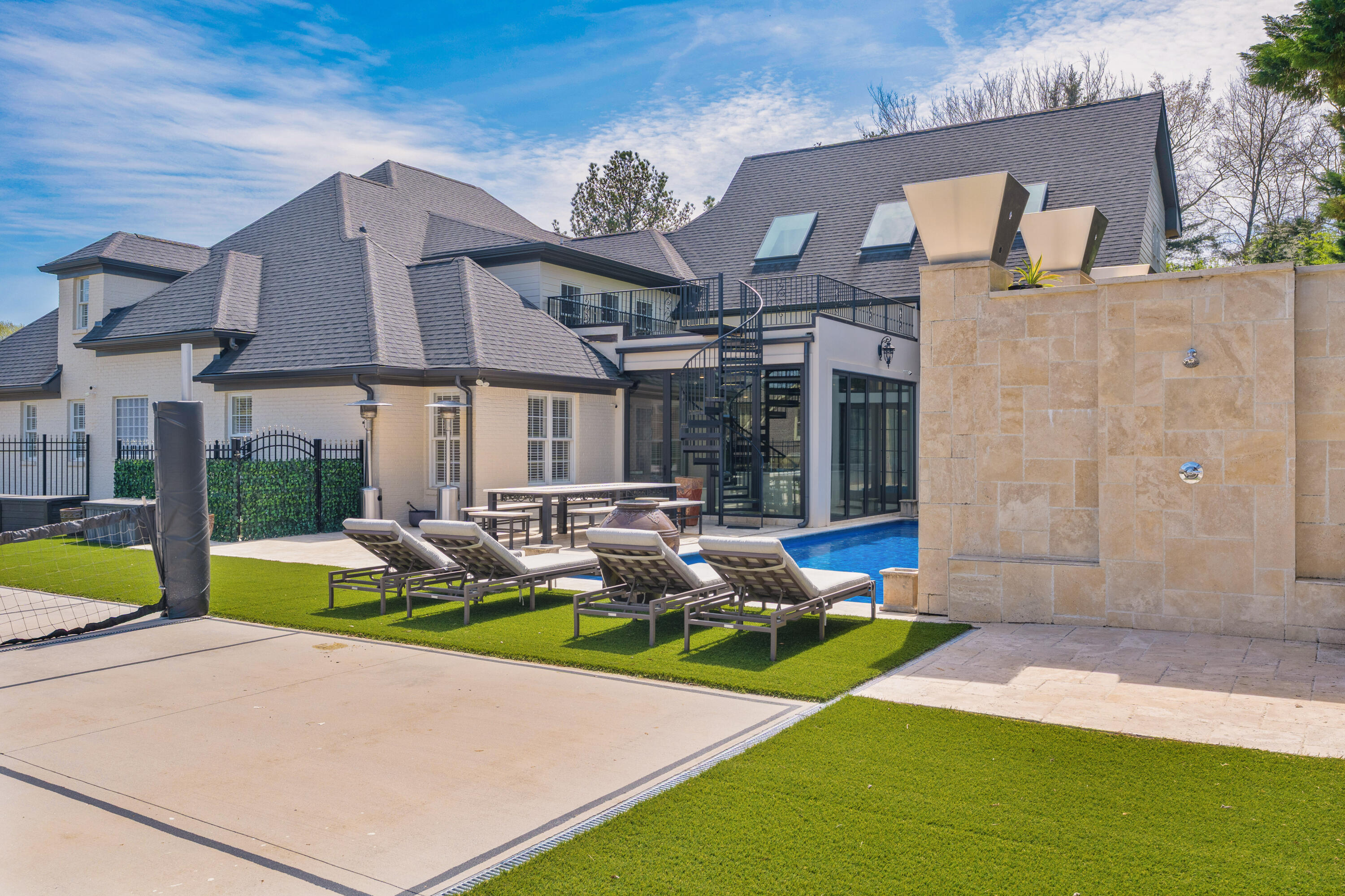 9812 Windrose Circle