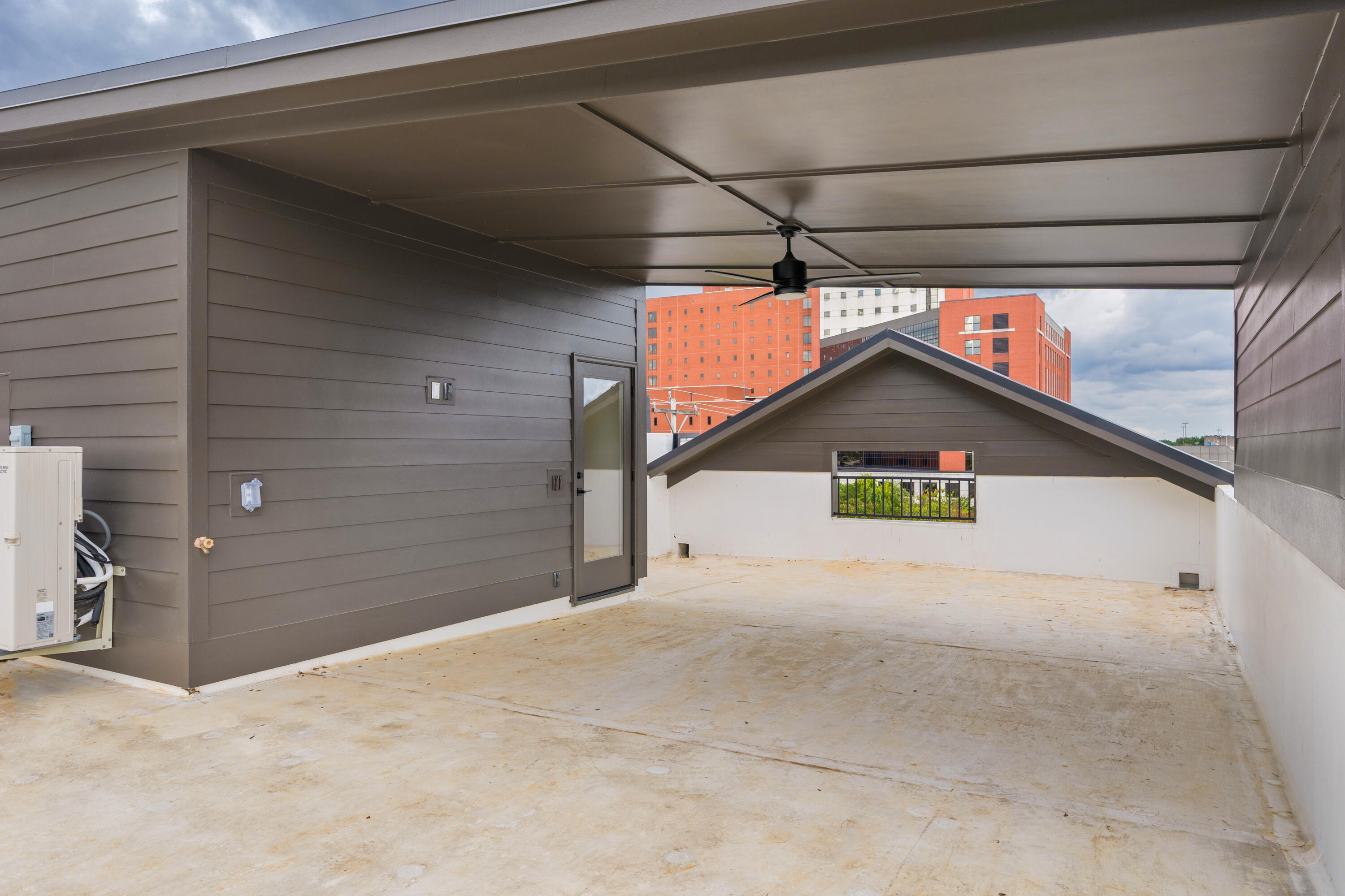 1036 E 4th Street, 103