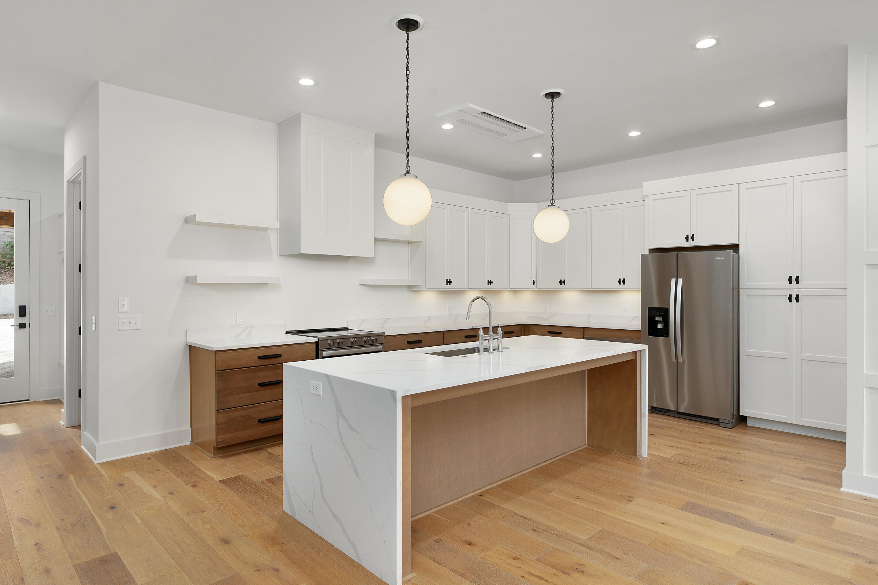 1036 E 4th Street, 103