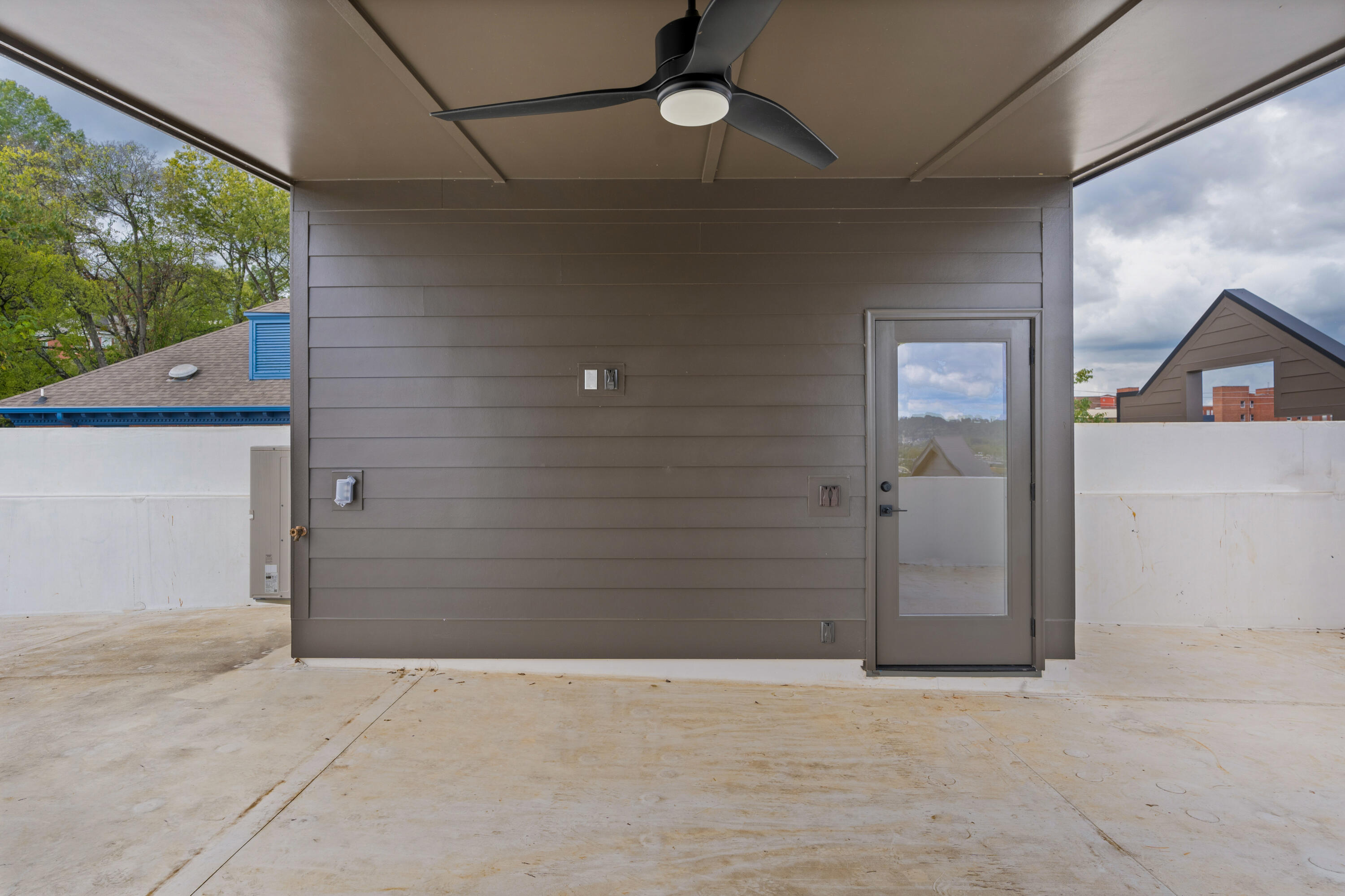 1036 E 4th Street, 103