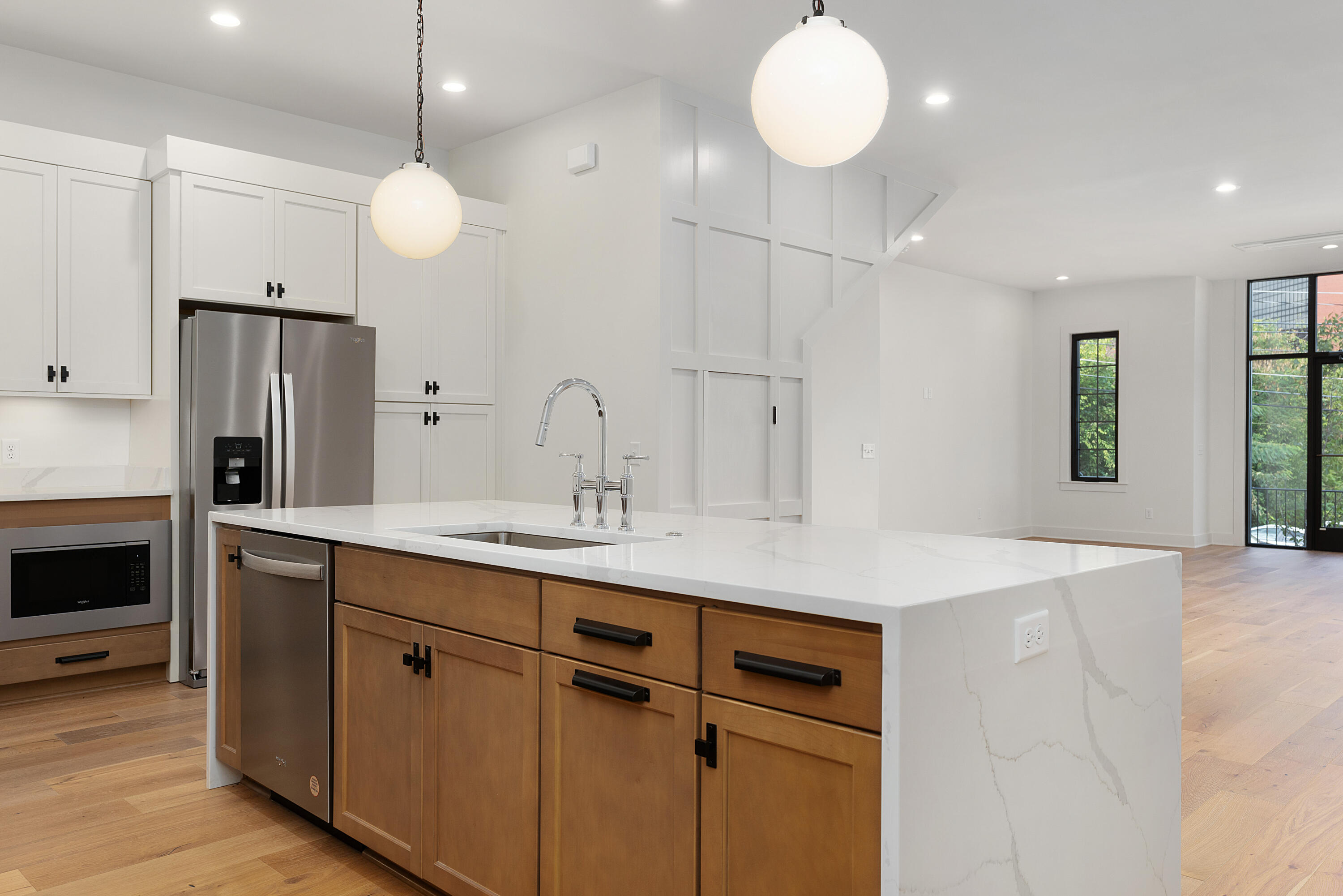 1036 E 4th Street, 103