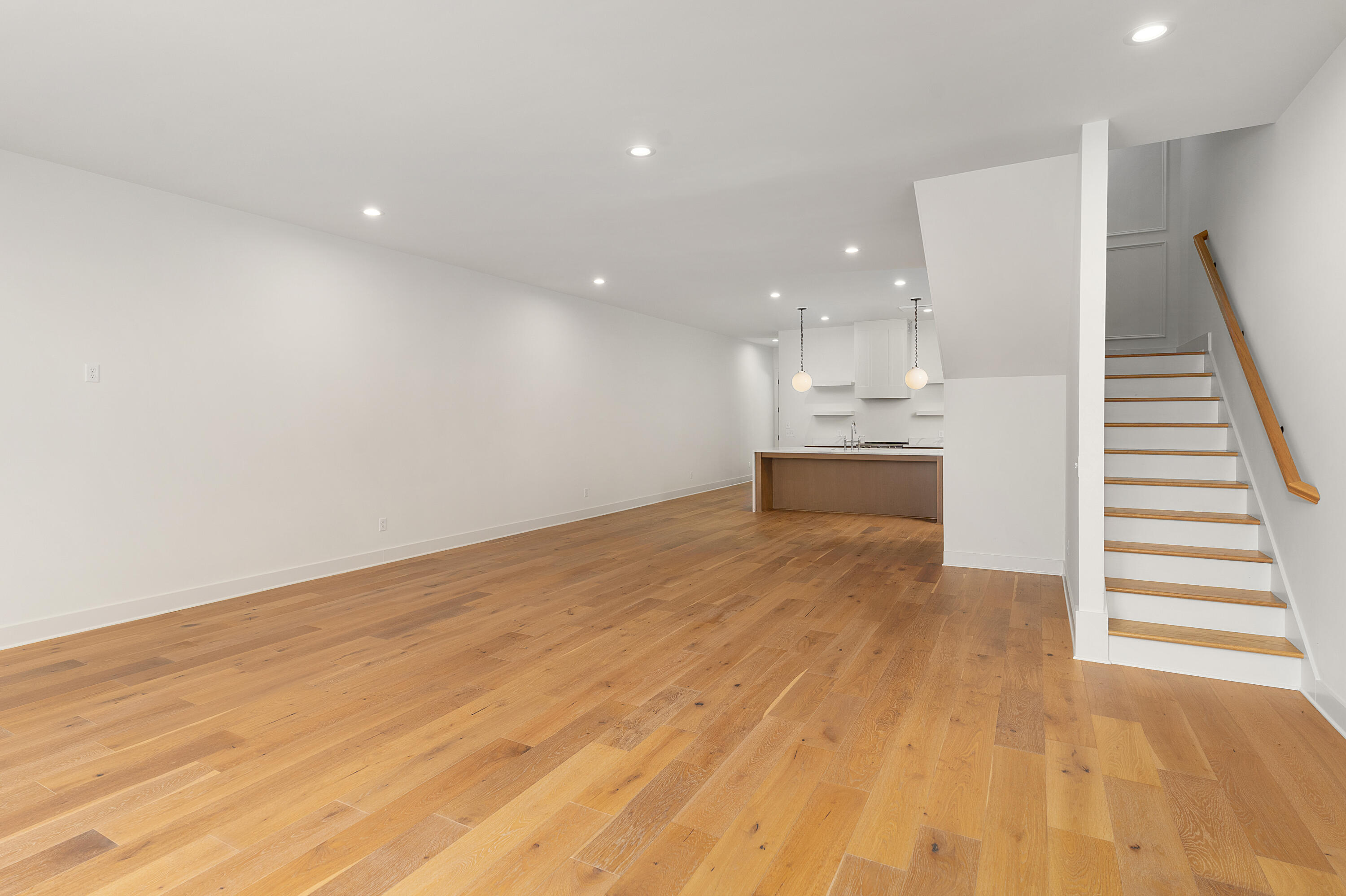 1036 E 4th Street, 103