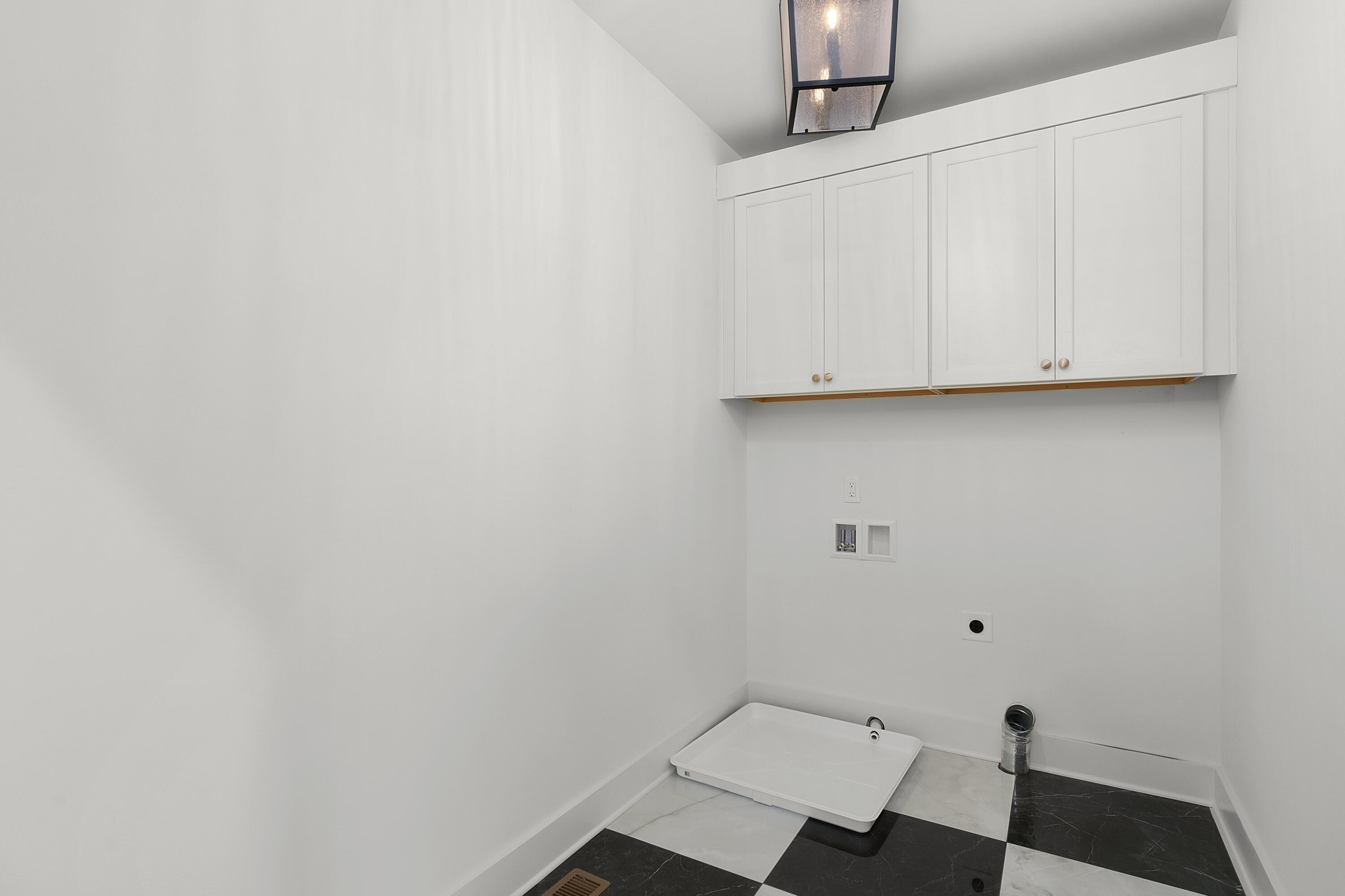 1036 E 4th Street, 103
