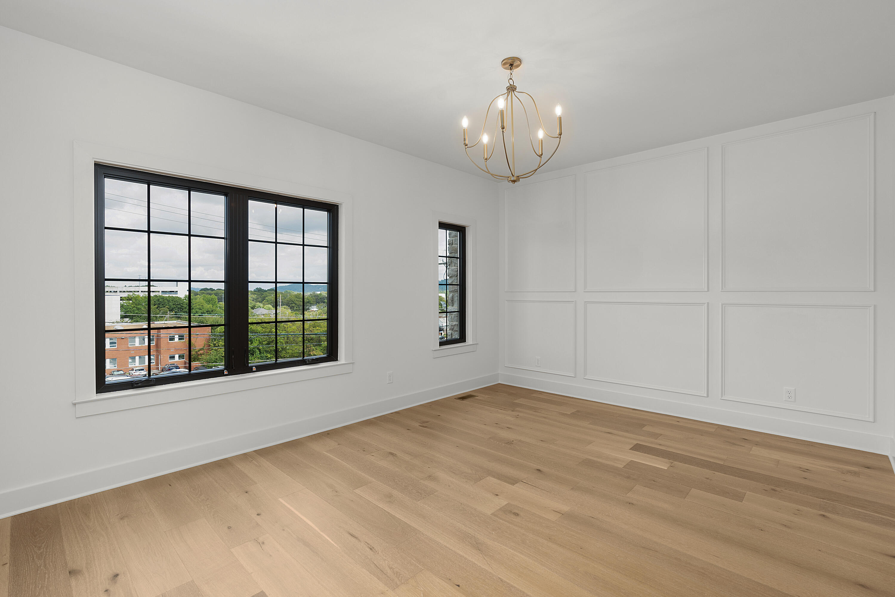 1036 E 4th Street, 103