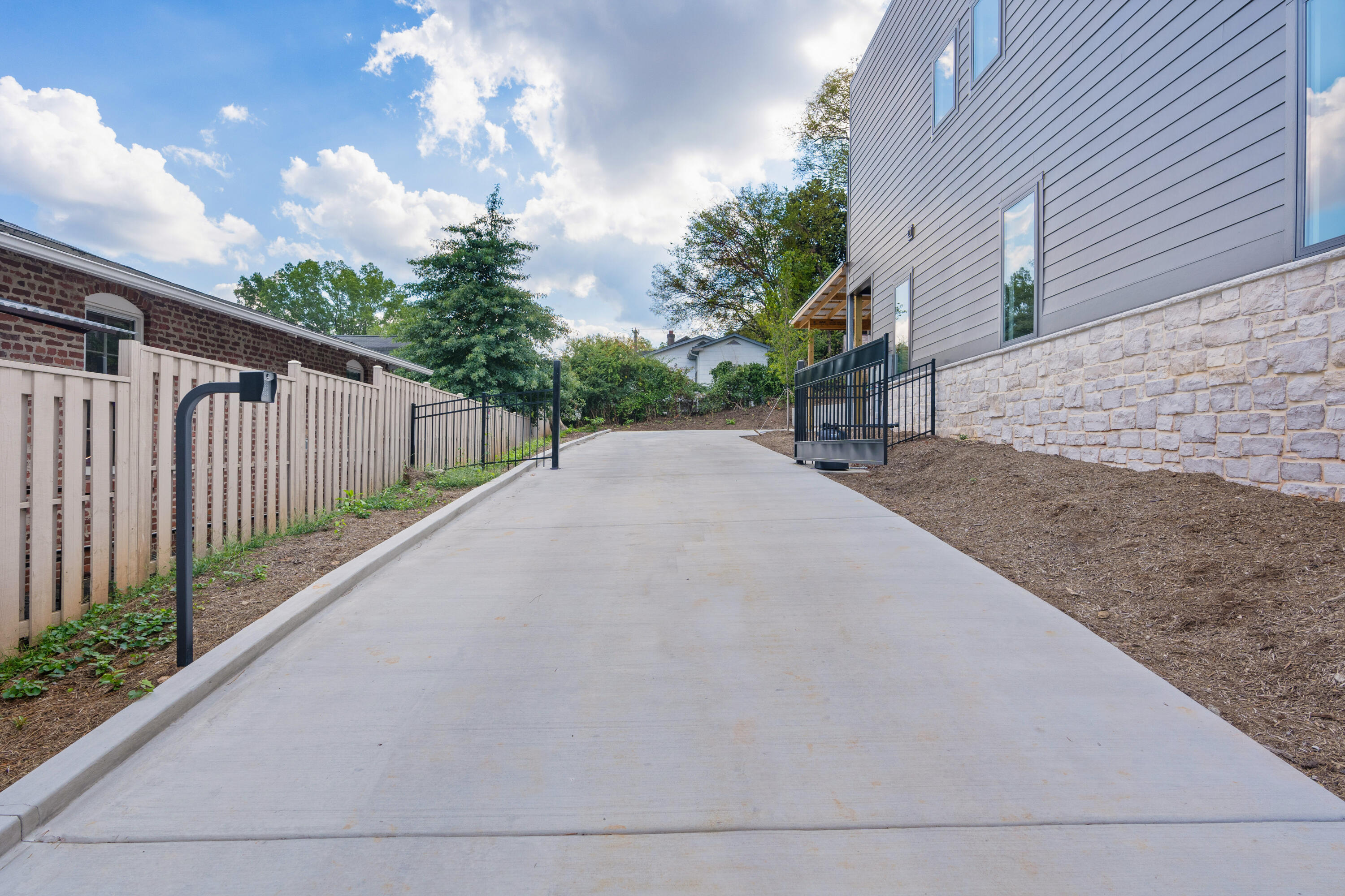 1036 E 4th Street, 103