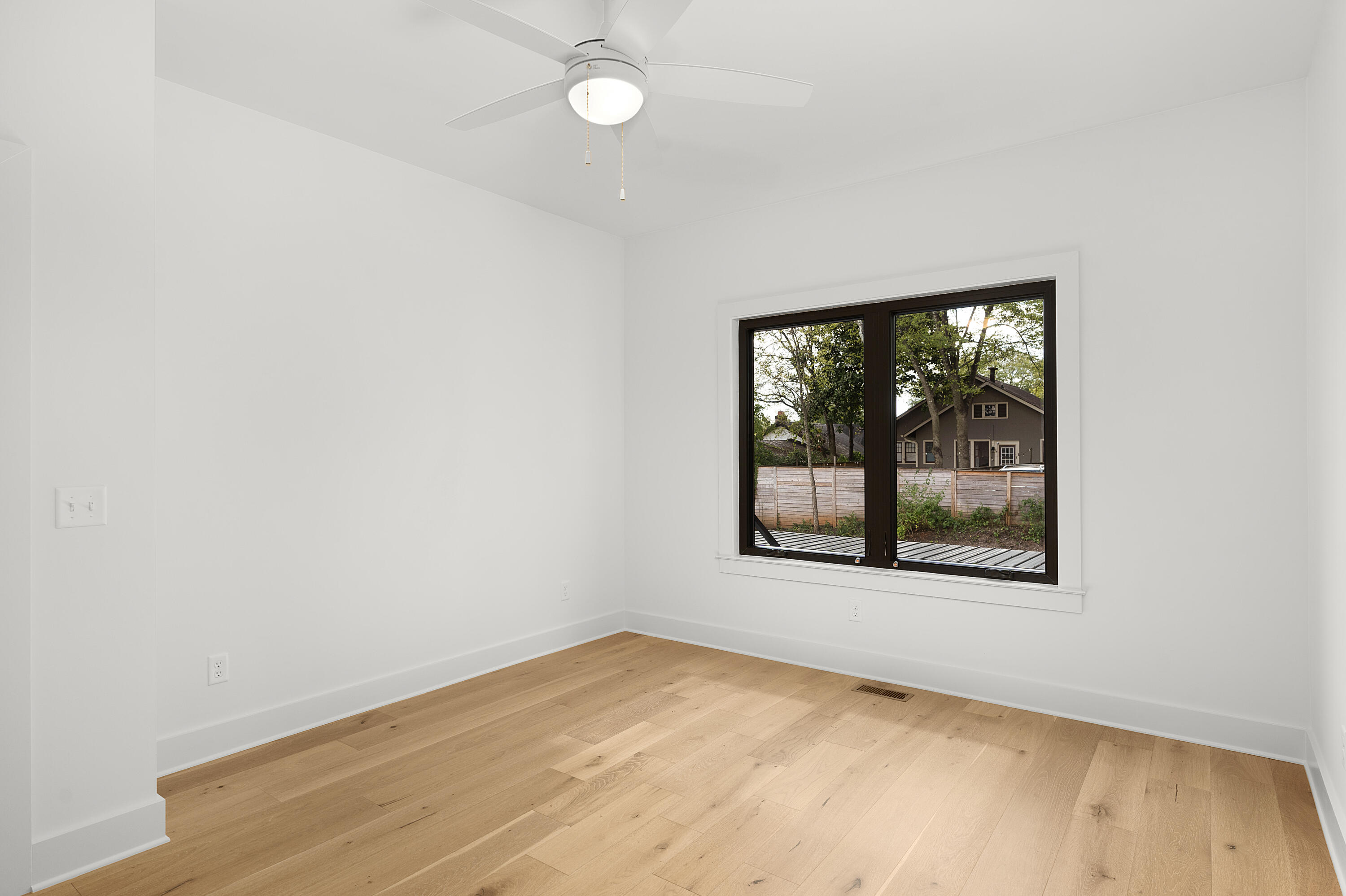 1036 E 4th Street, 103