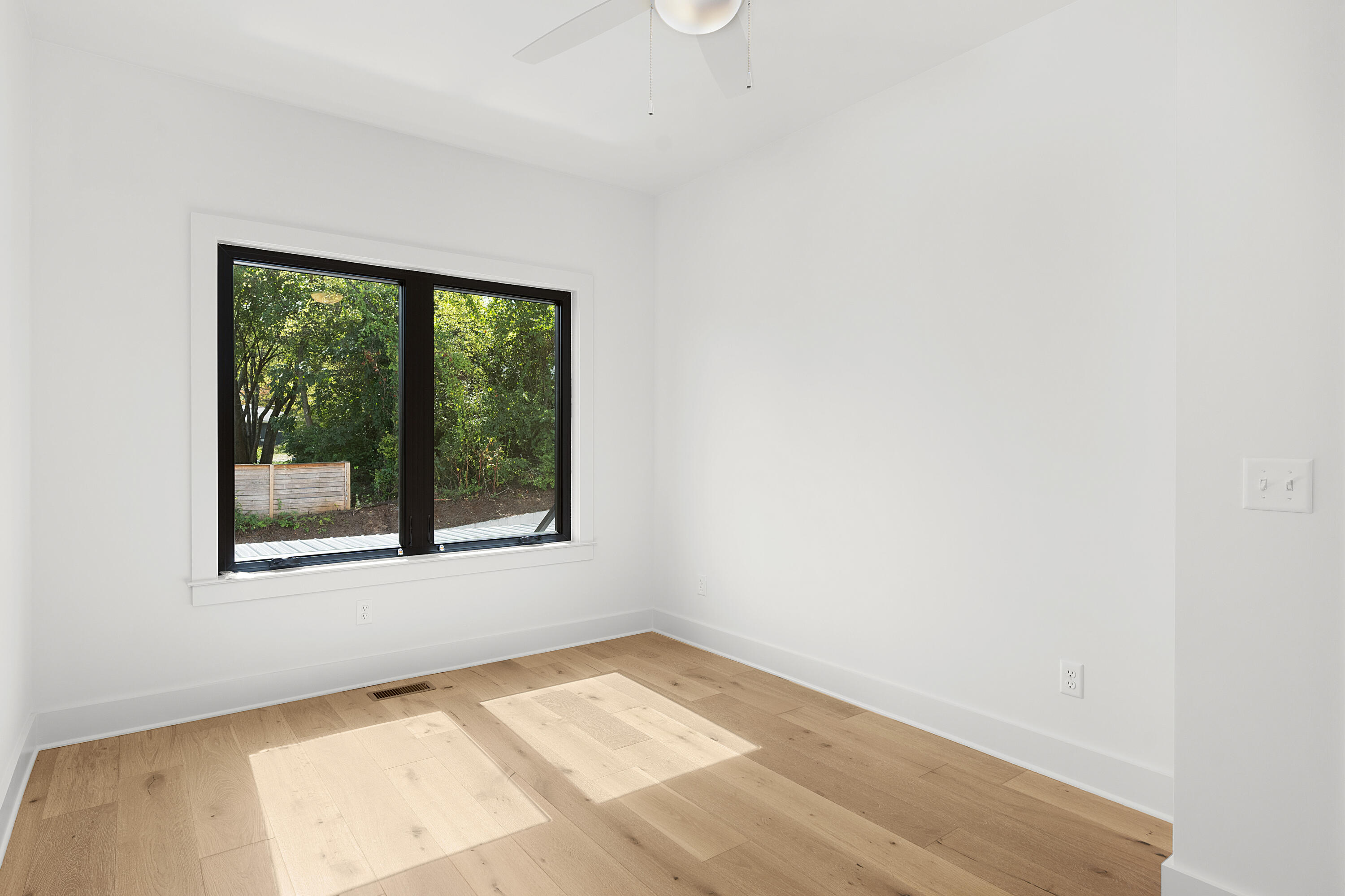 1036 E 4th Street, 103