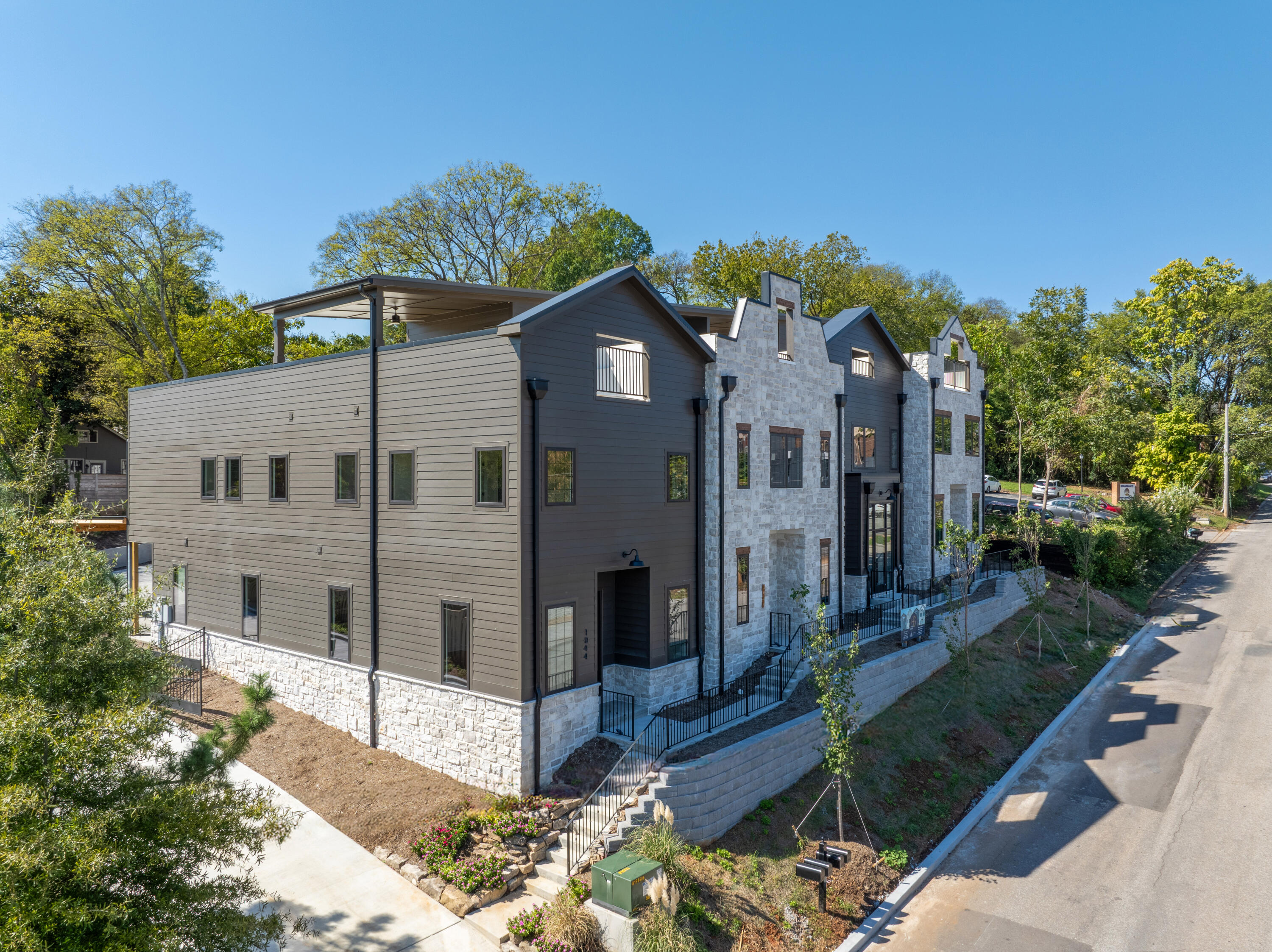 1036 E 4th Street, 103