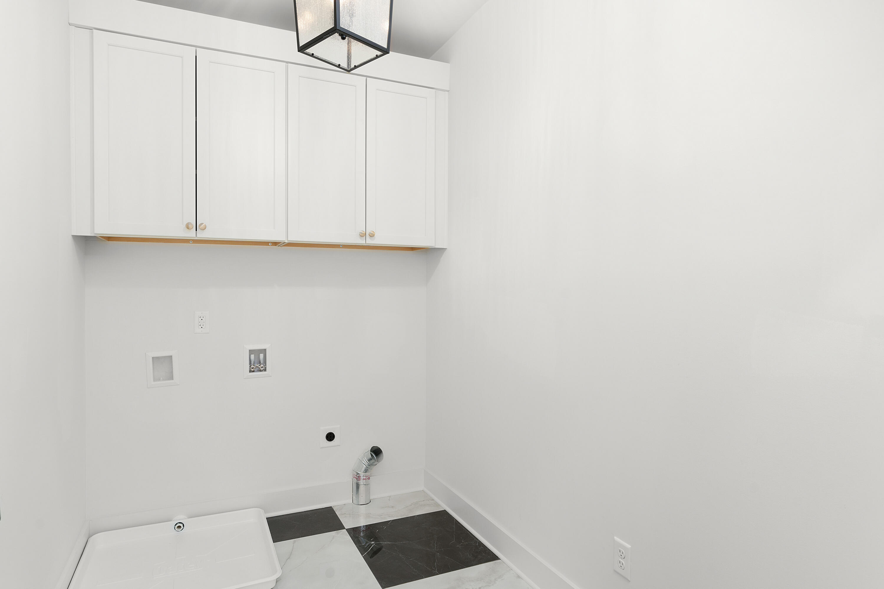 1040 E 4th Street, 102