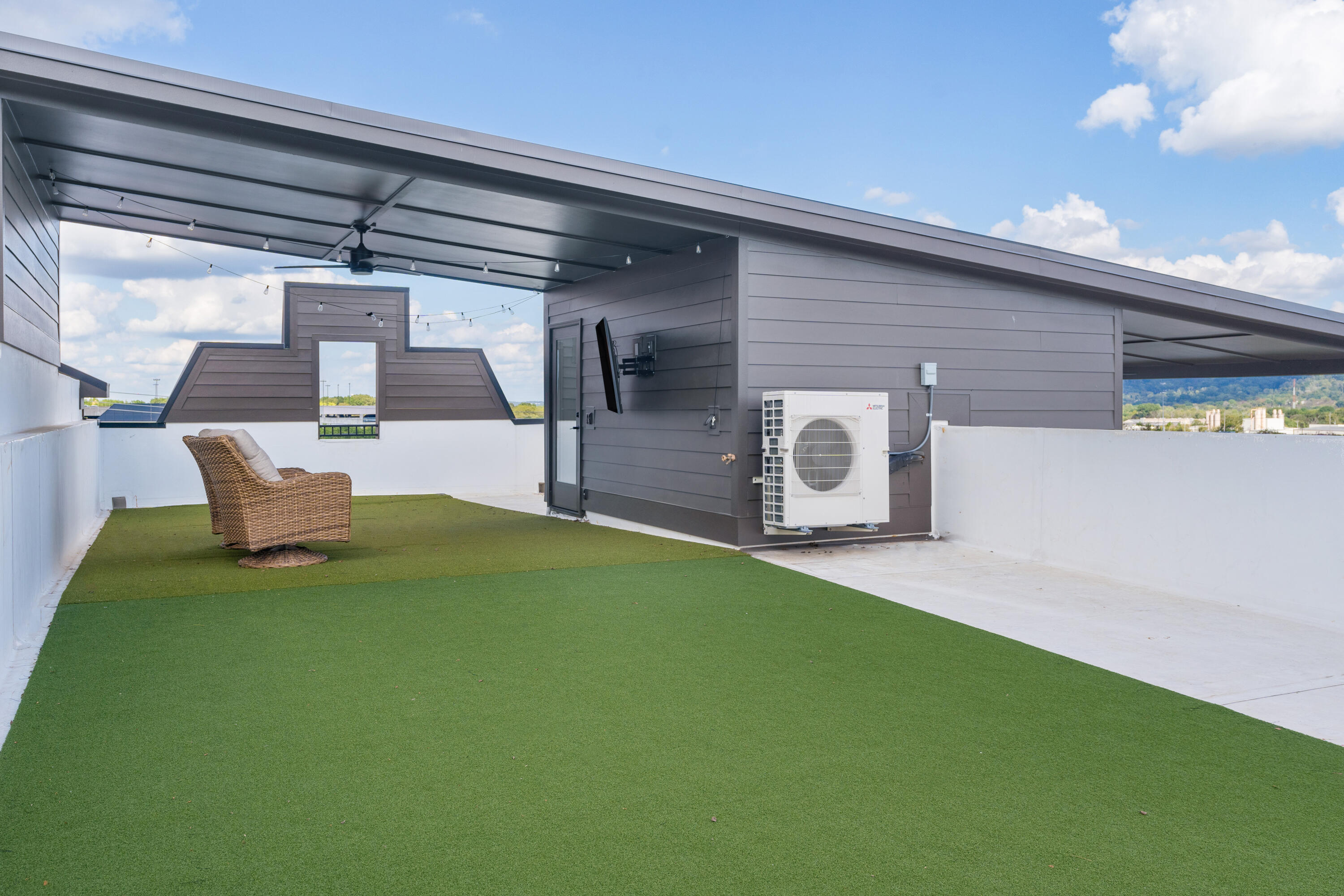 1040 E 4th Street, 102
