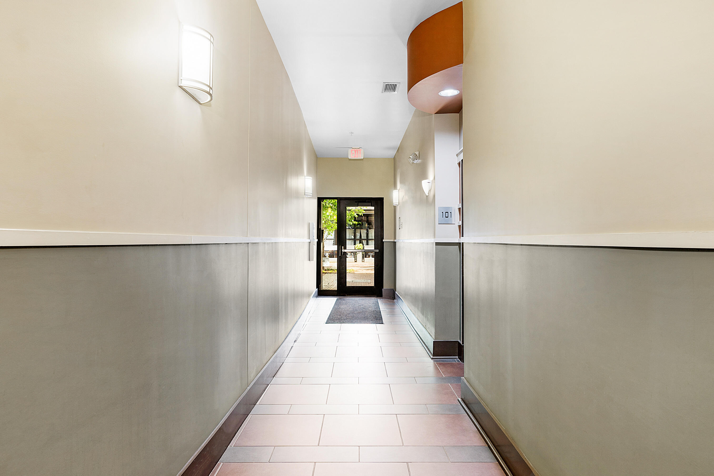 129 Walnut Street, Unit 317