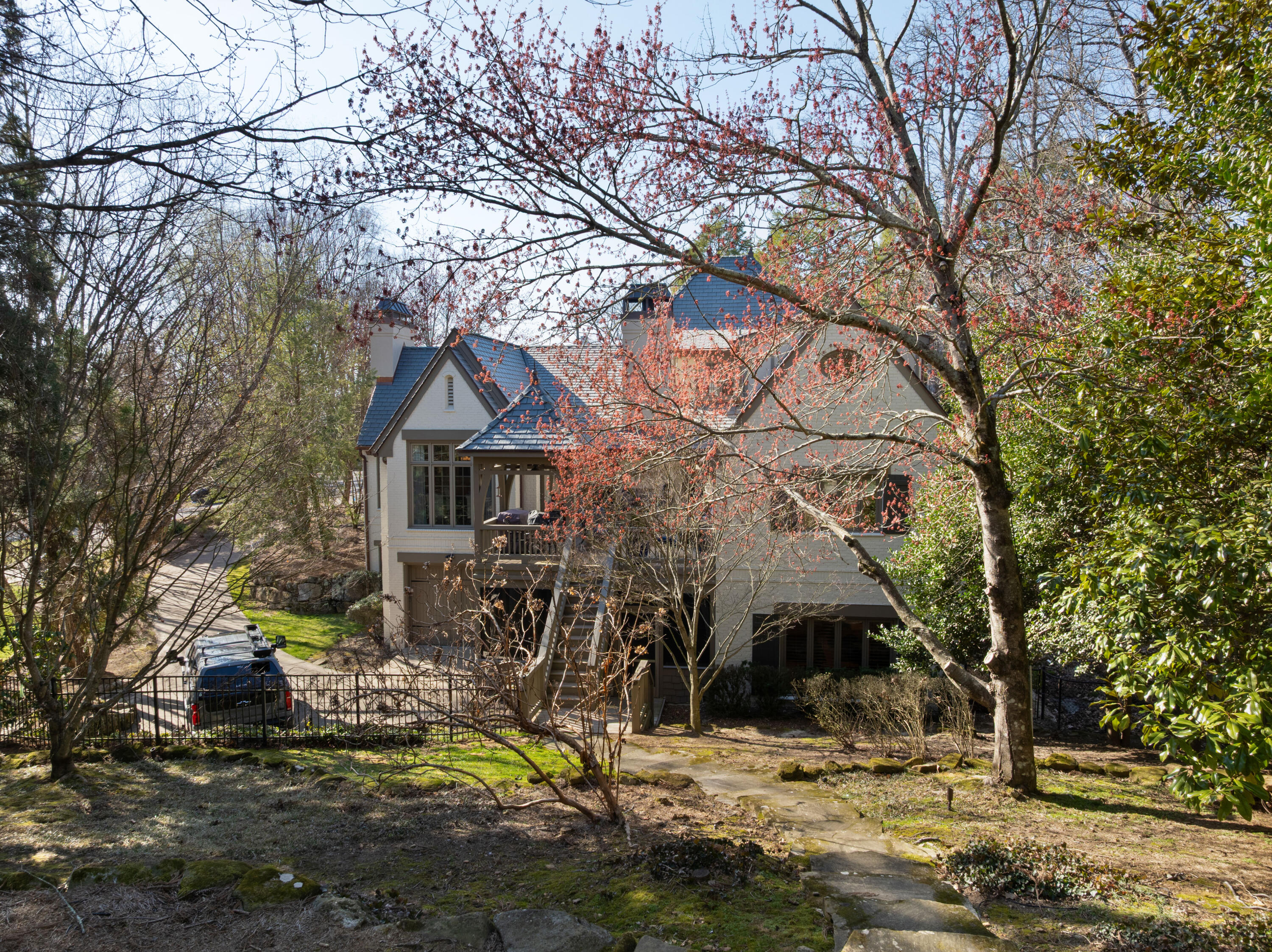 303 W Brow Road