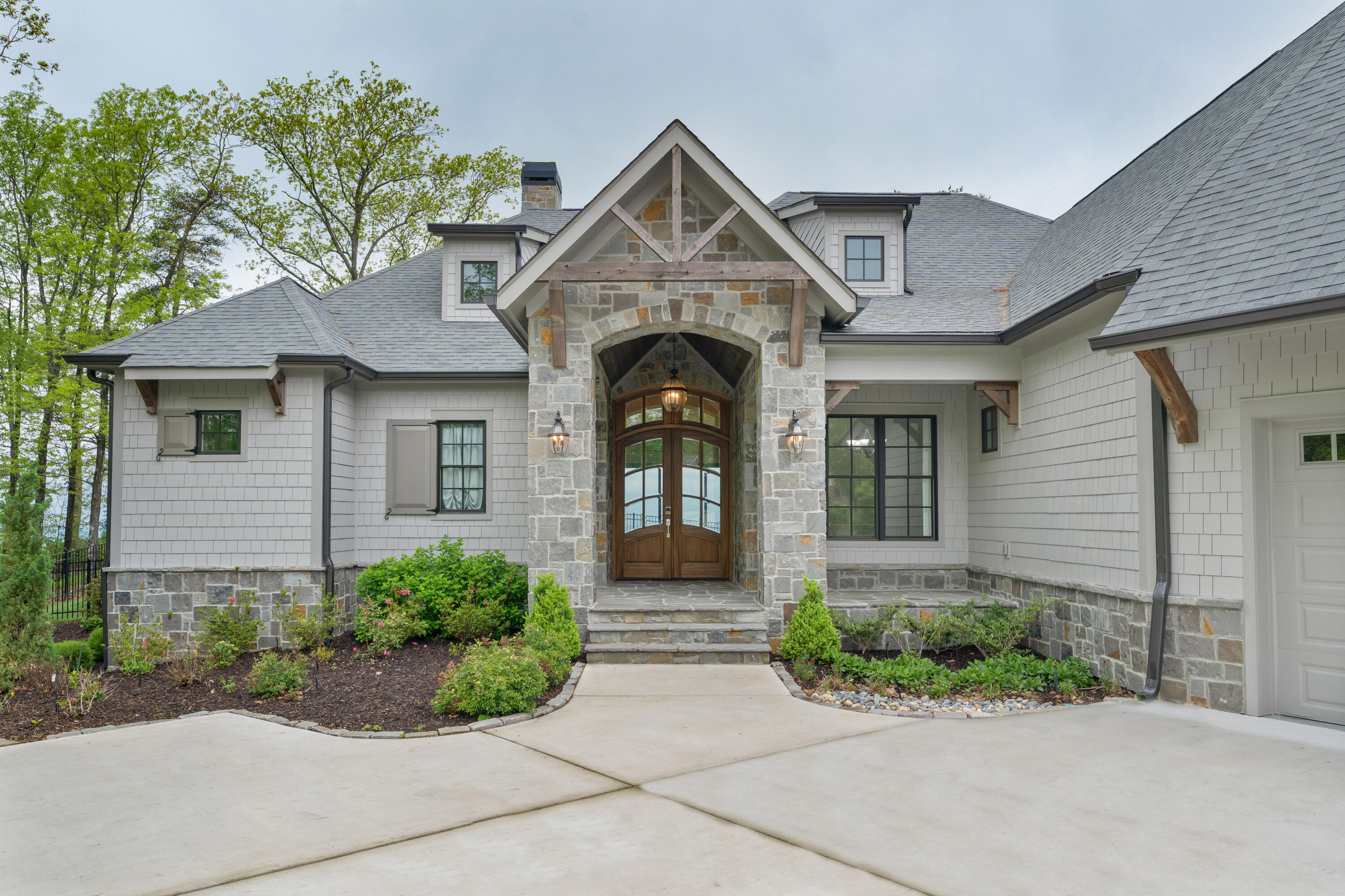 415 Brow Wood Lane