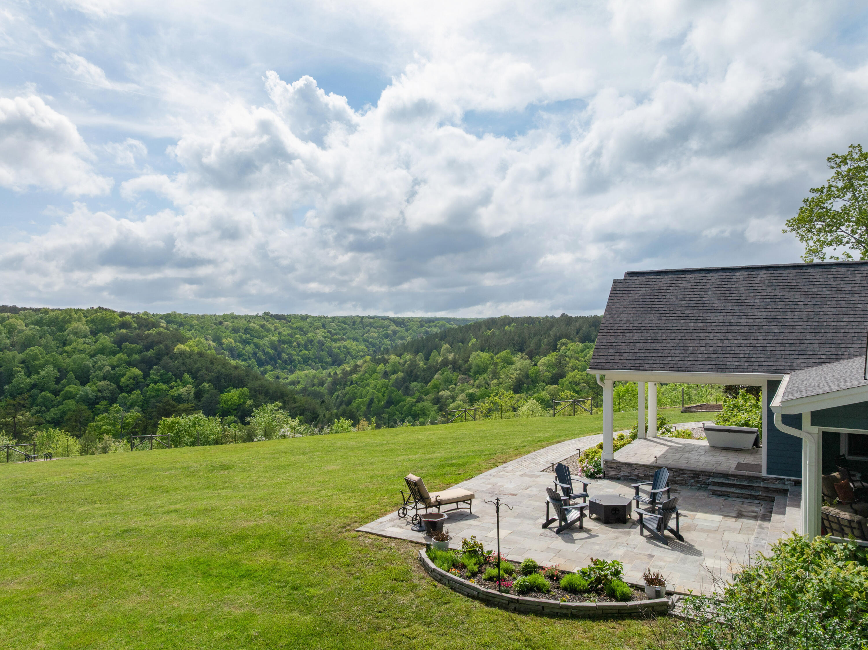 3086 Poe Road