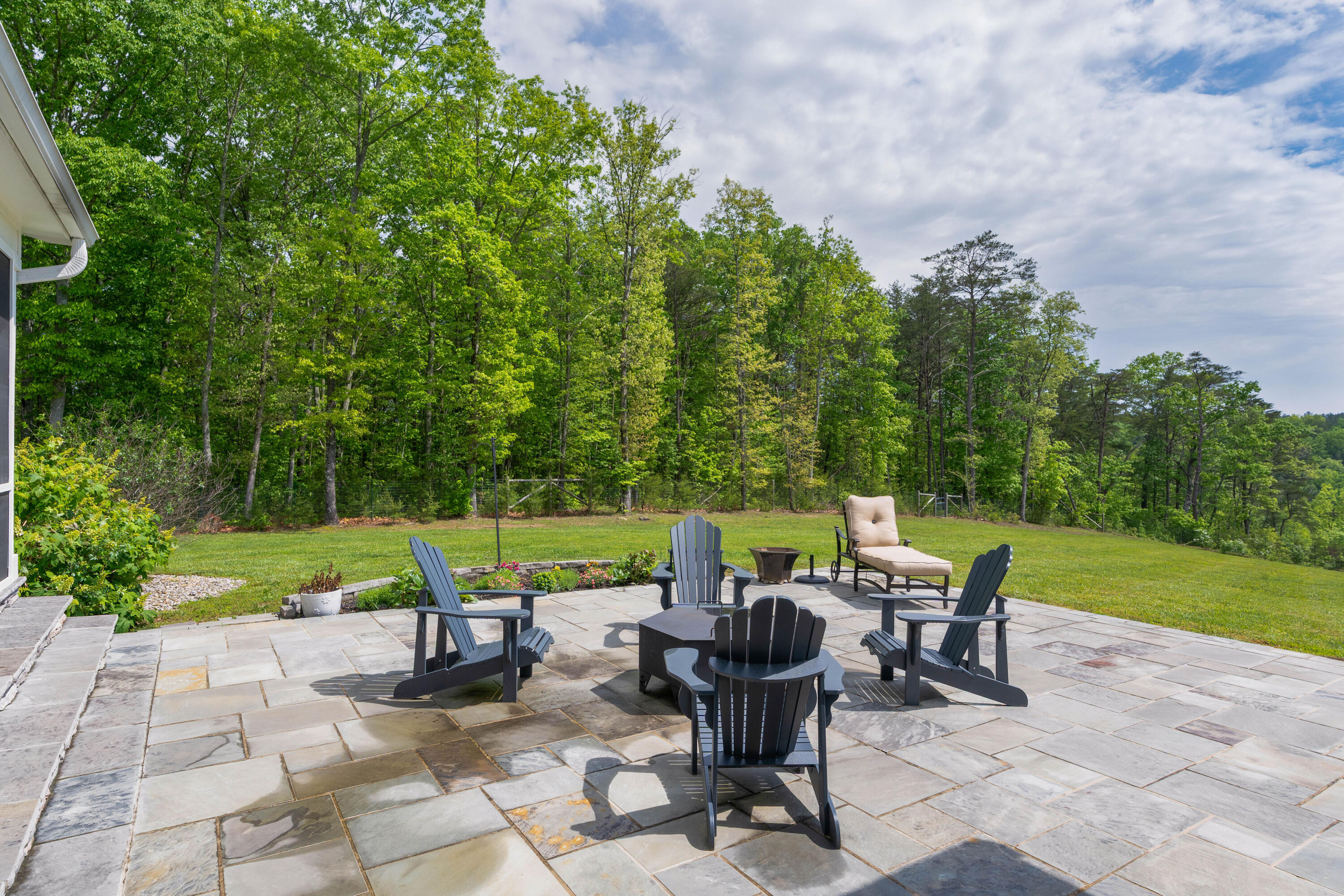 3086 Poe Road