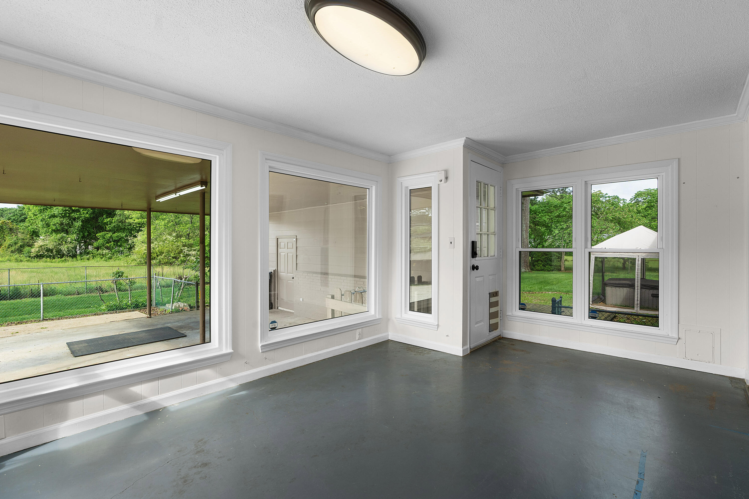 6904 Hickory View Lane