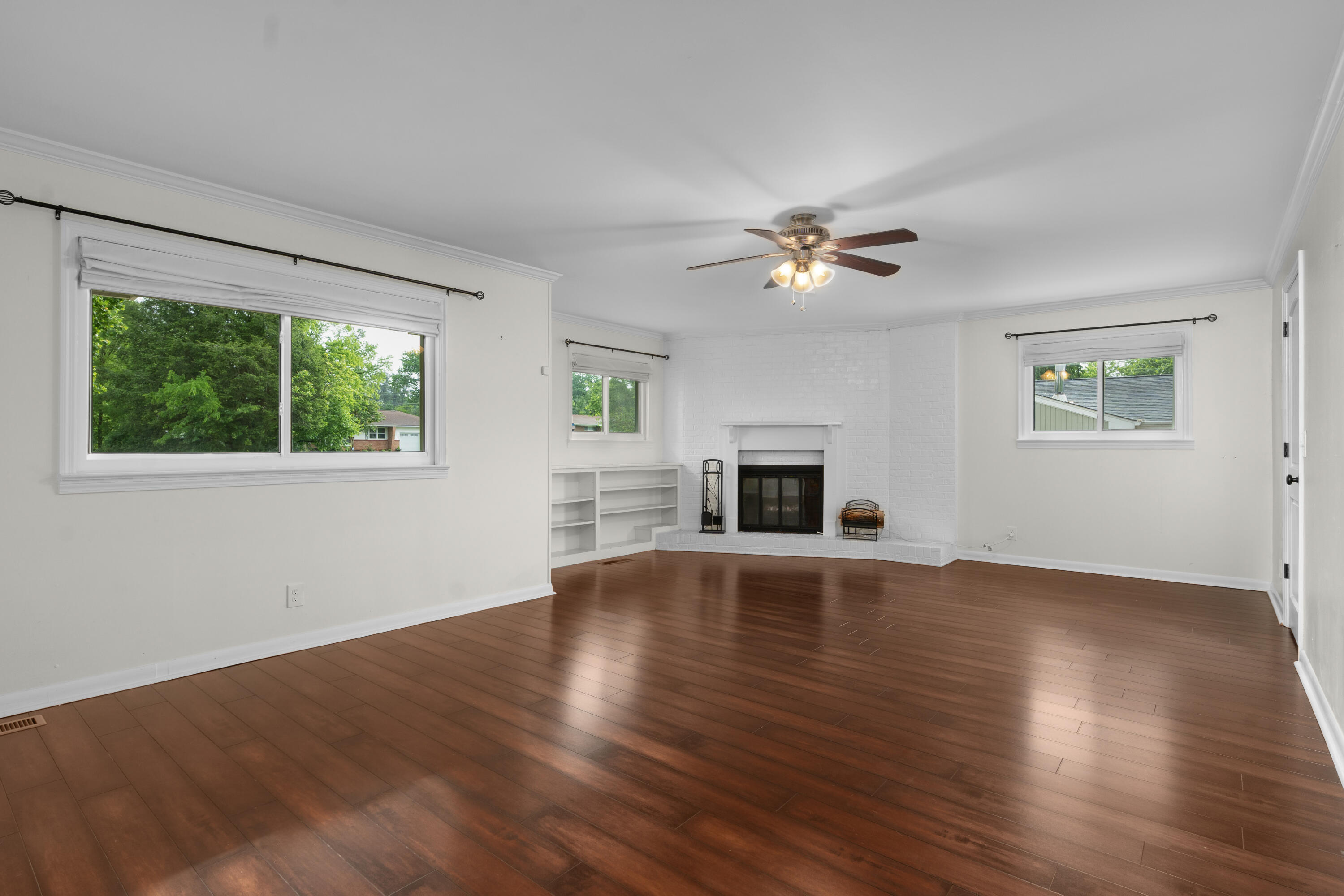 6904 Hickory View Lane