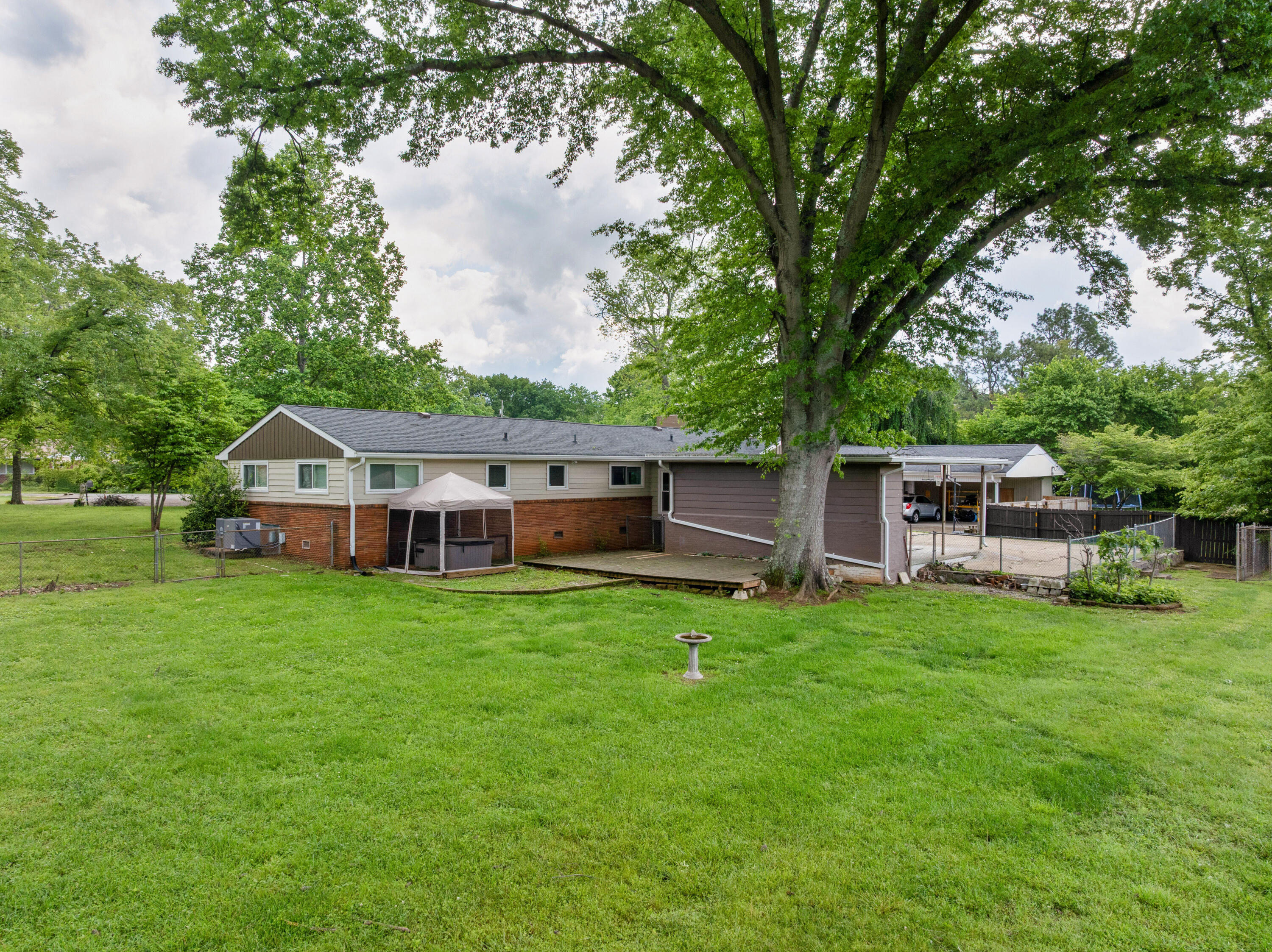 6904 Hickory View Lane