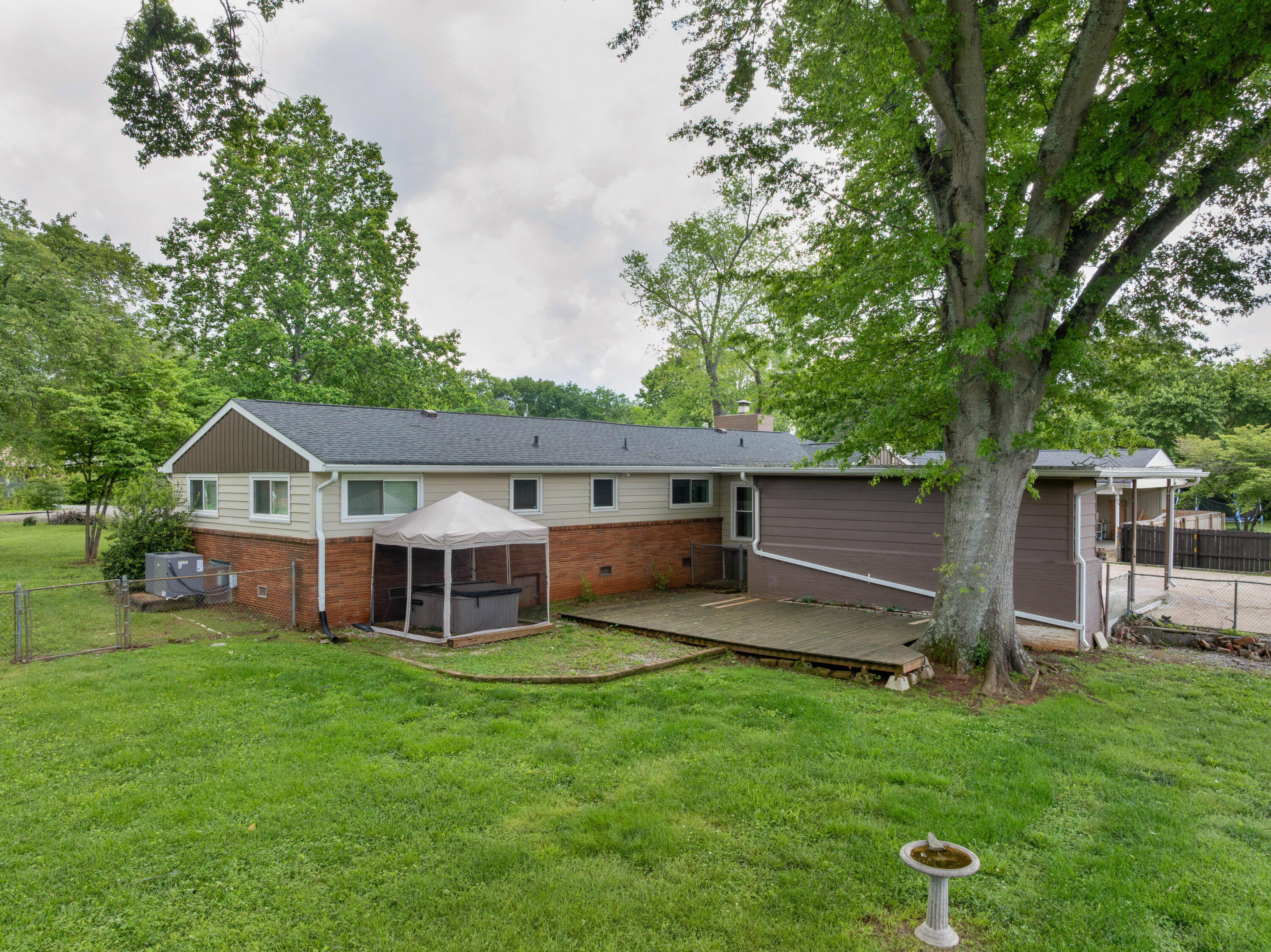 6904 Hickory View Lane