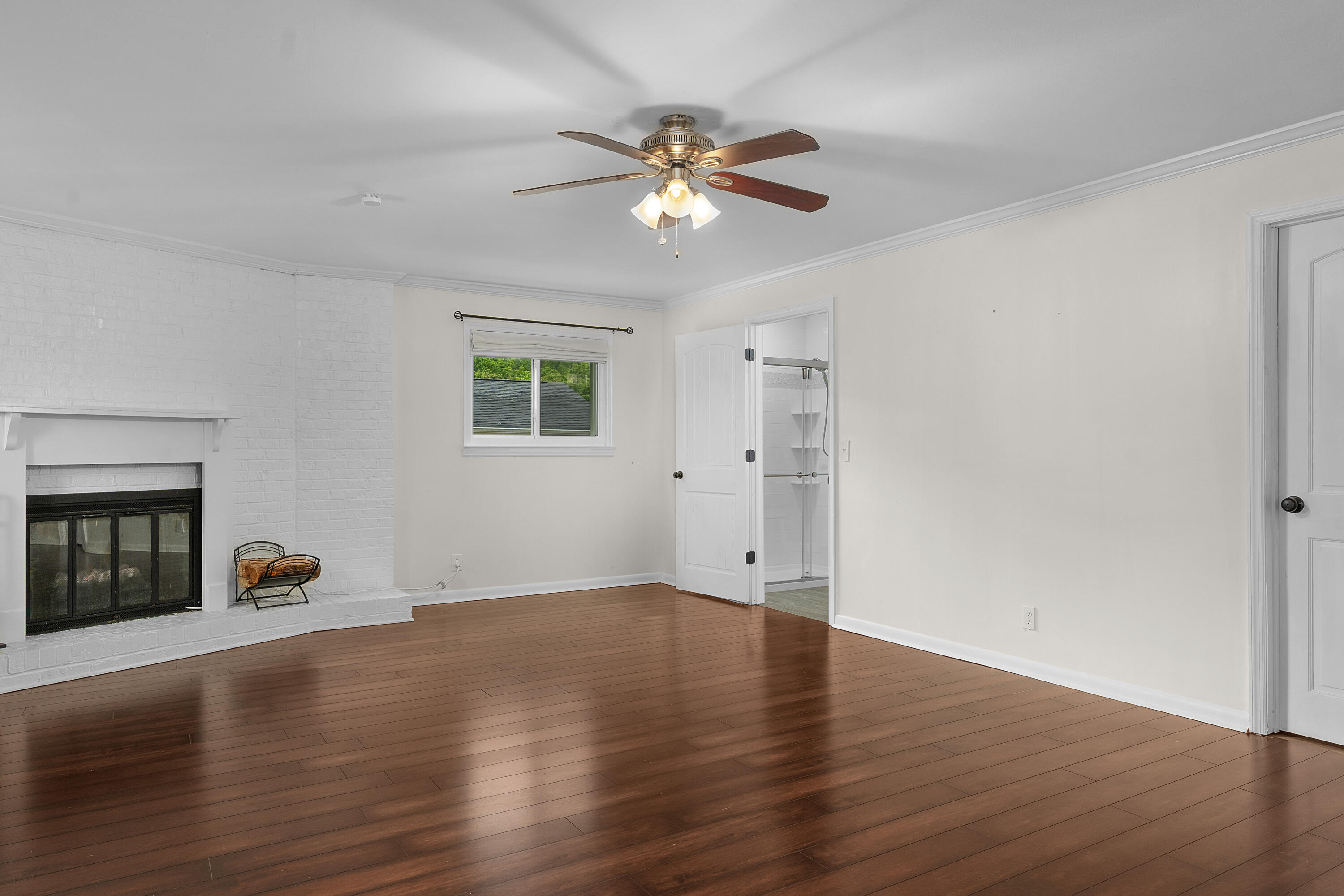 6904 Hickory View Lane