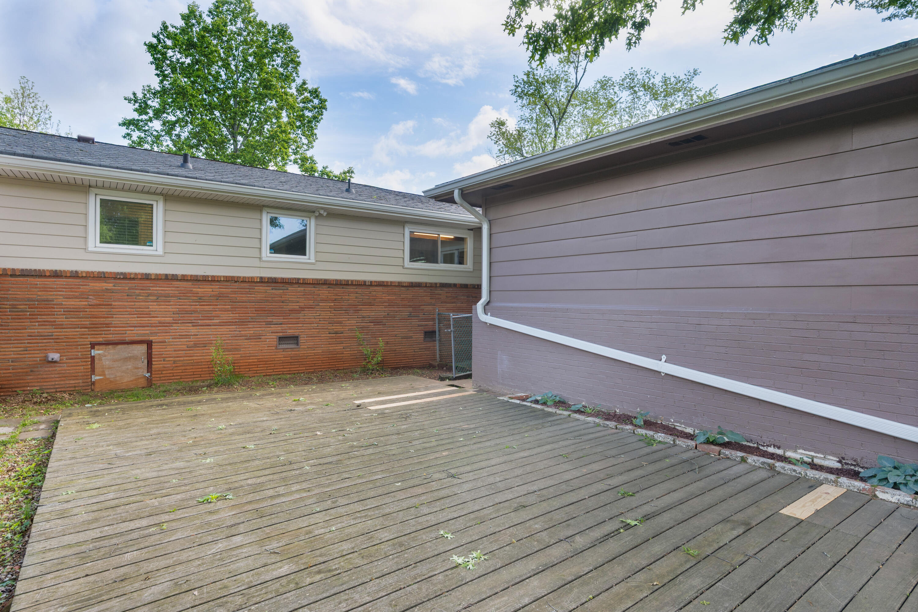 6904 Hickory View Lane
