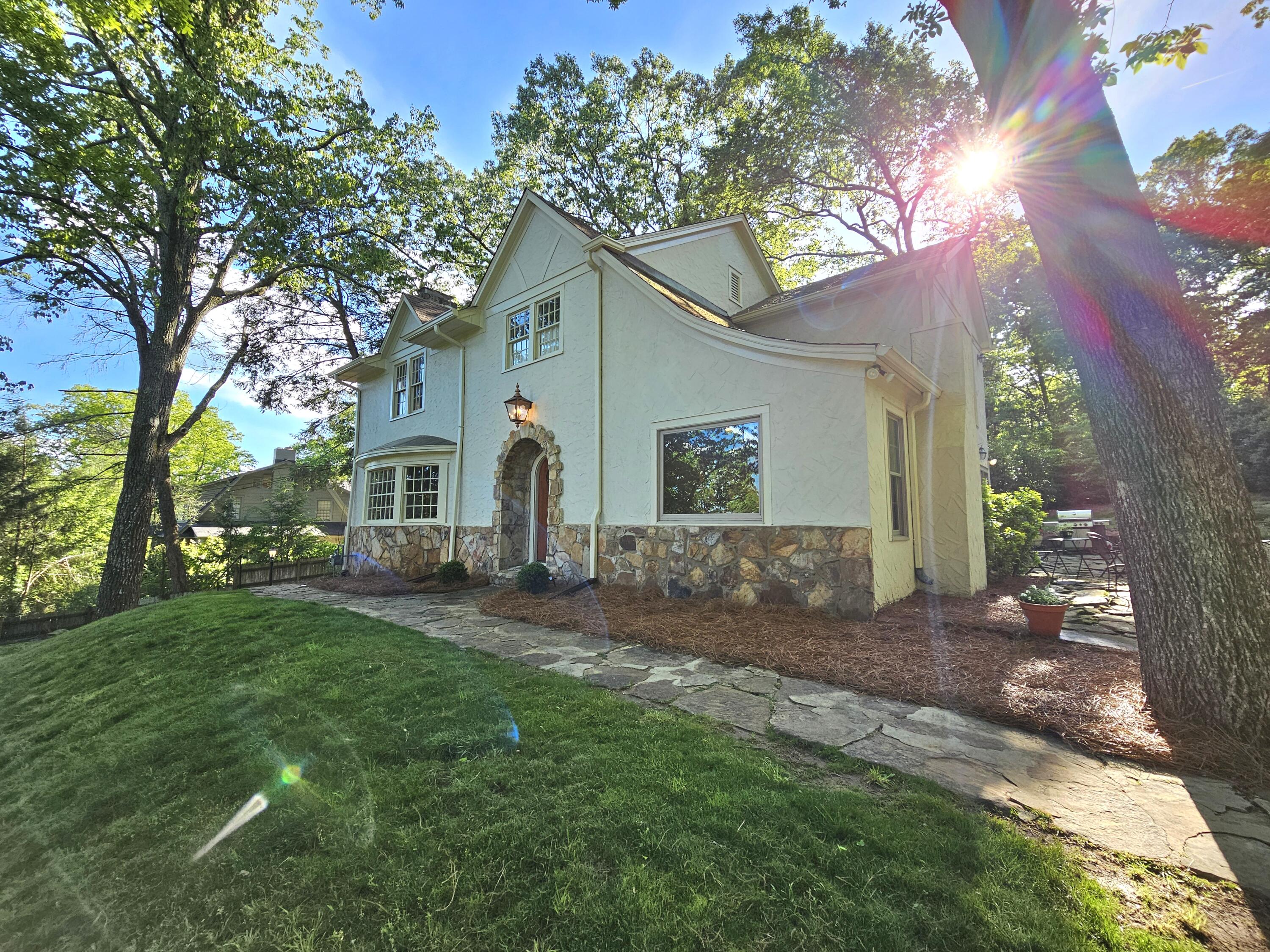 1102 Tinkerbell Lane
