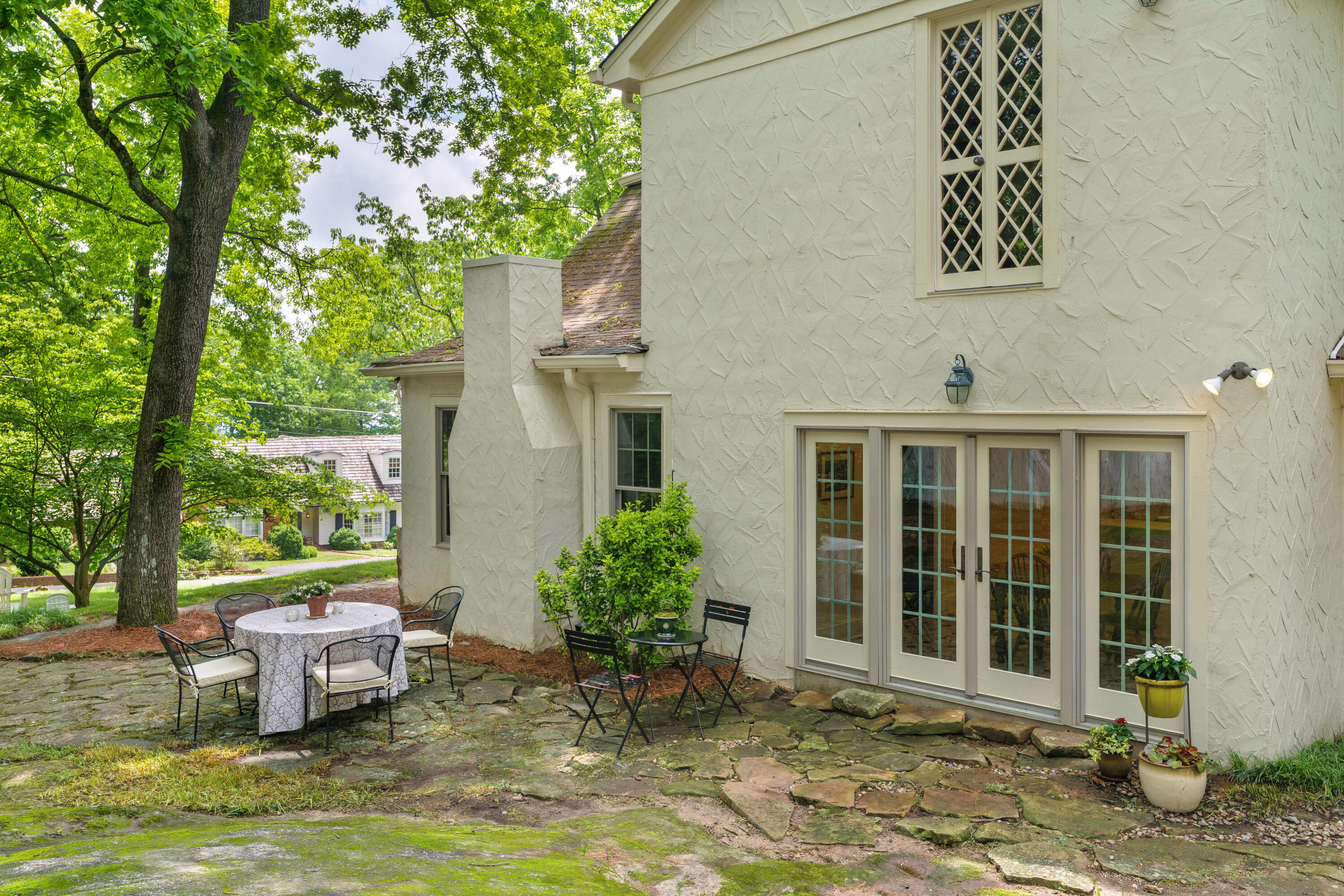 1102 Tinkerbell Lane