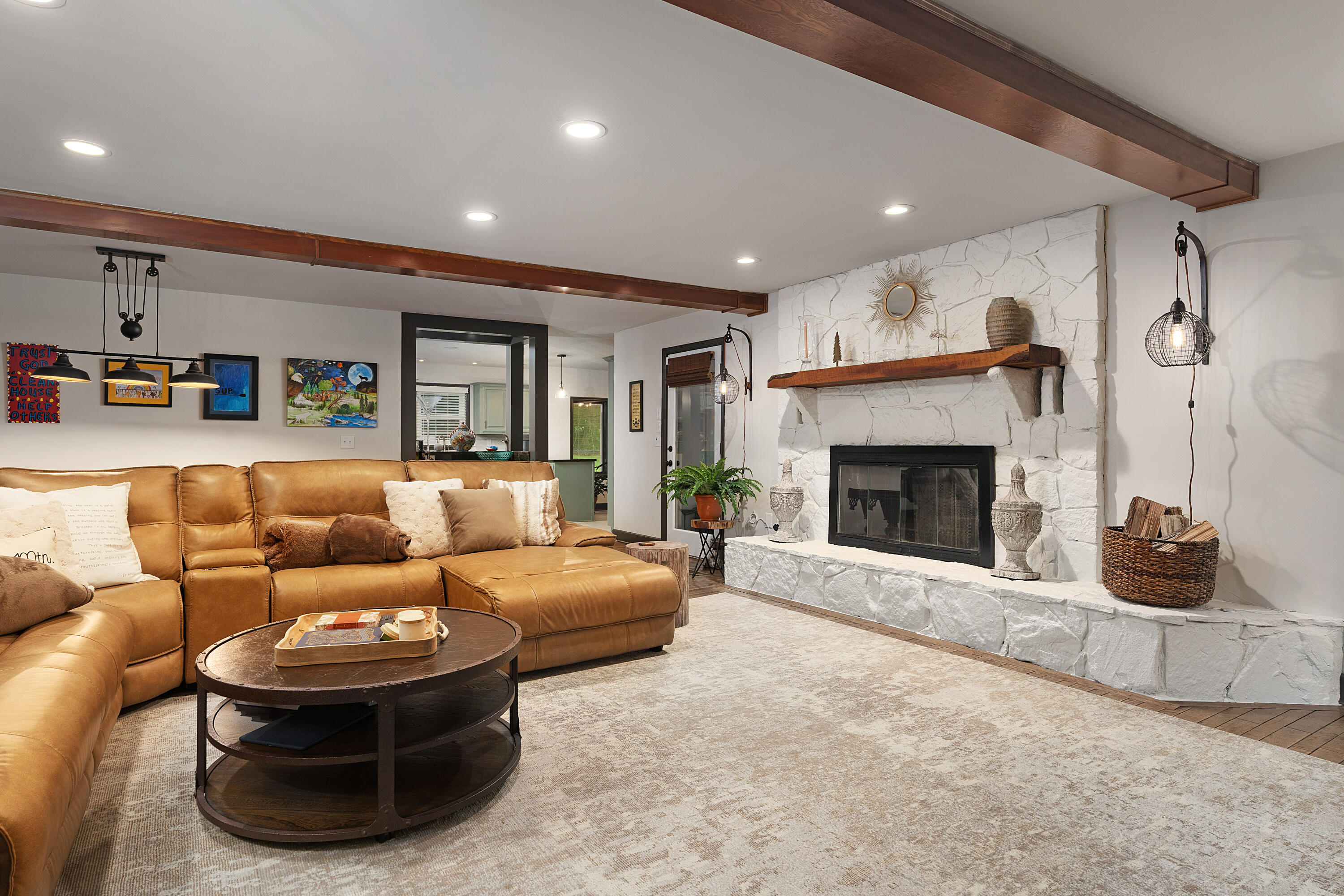 321 Robin Hood Trail