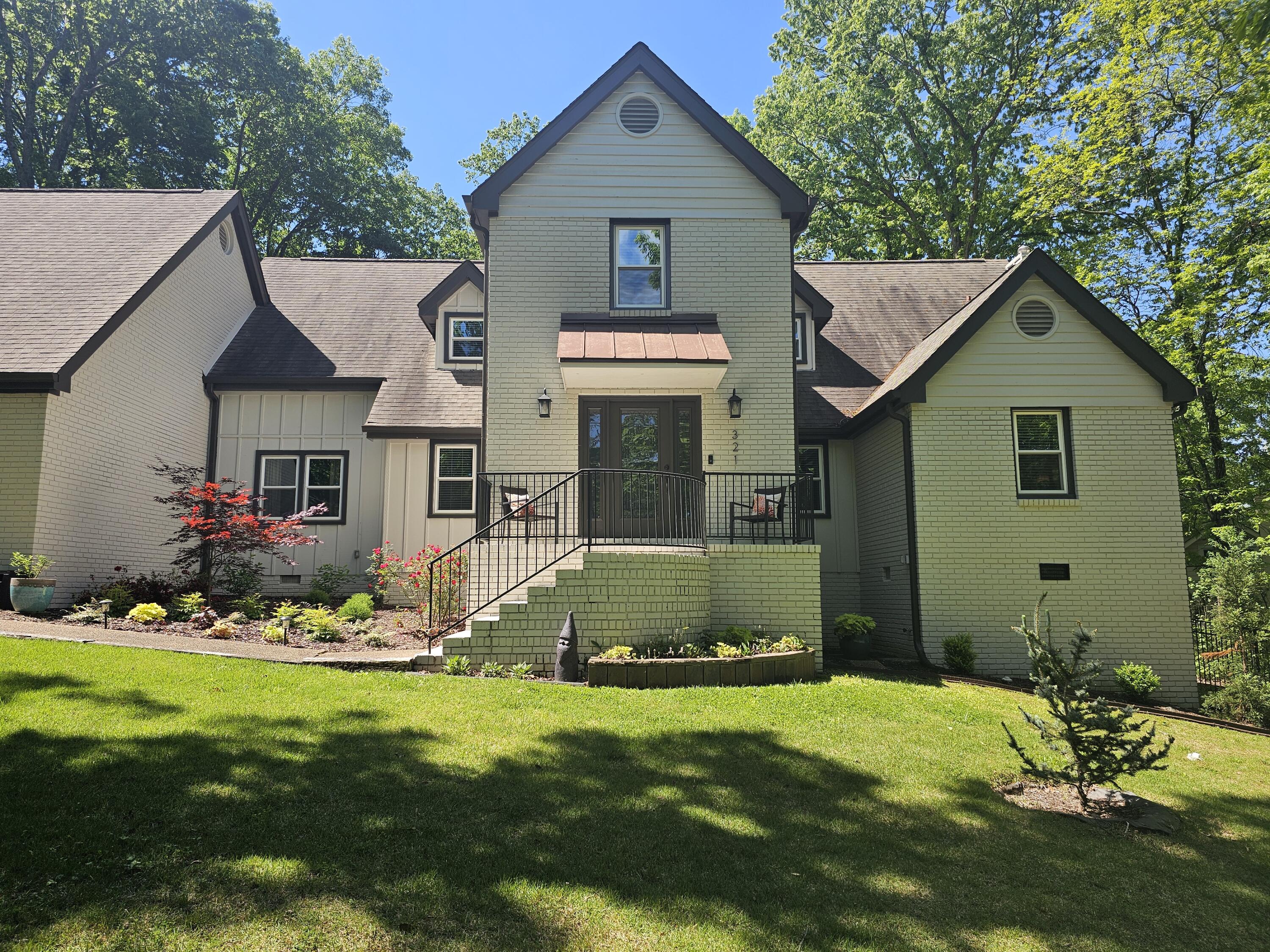 321 Robin Hood Trail
