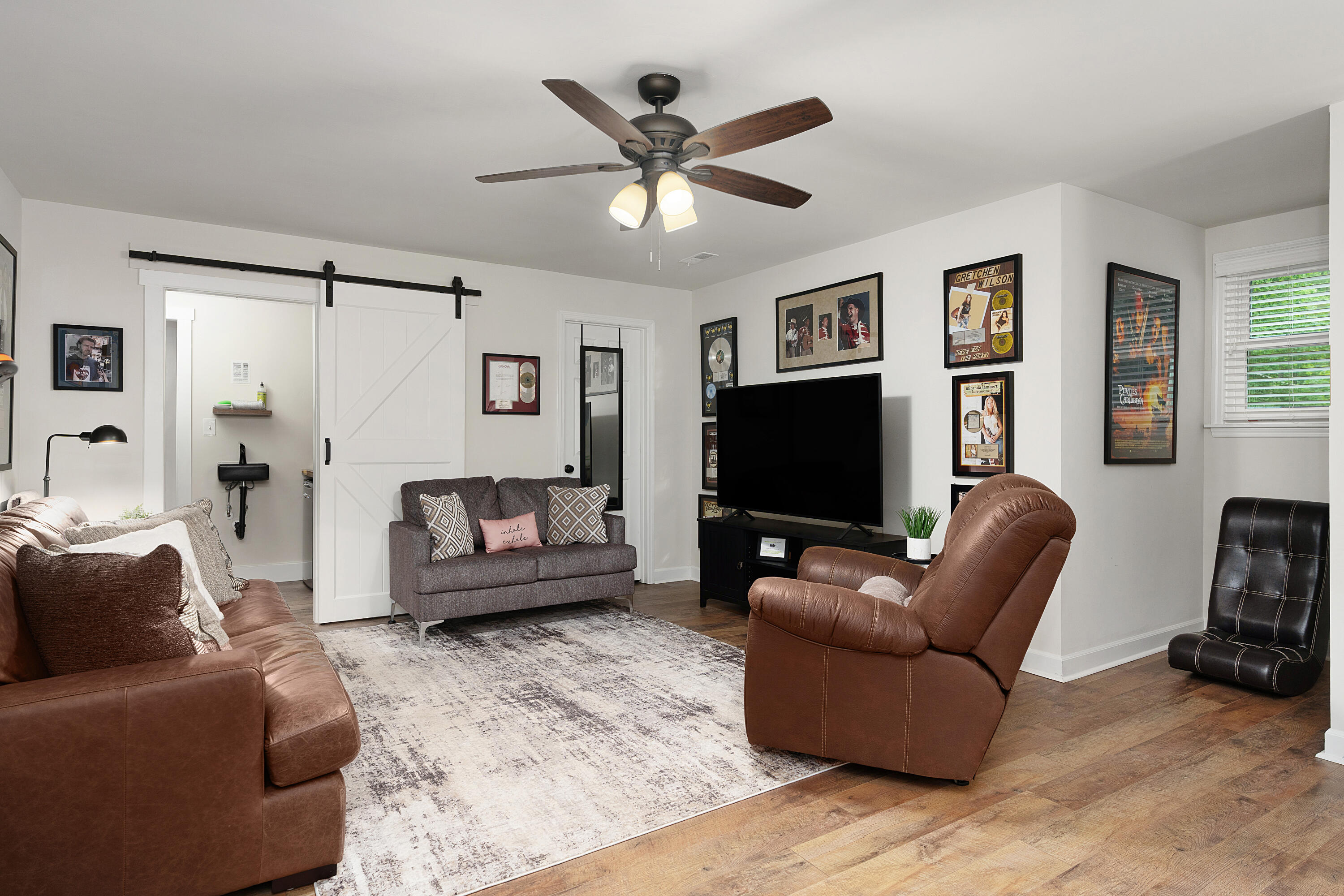321 Robin Hood Trail
