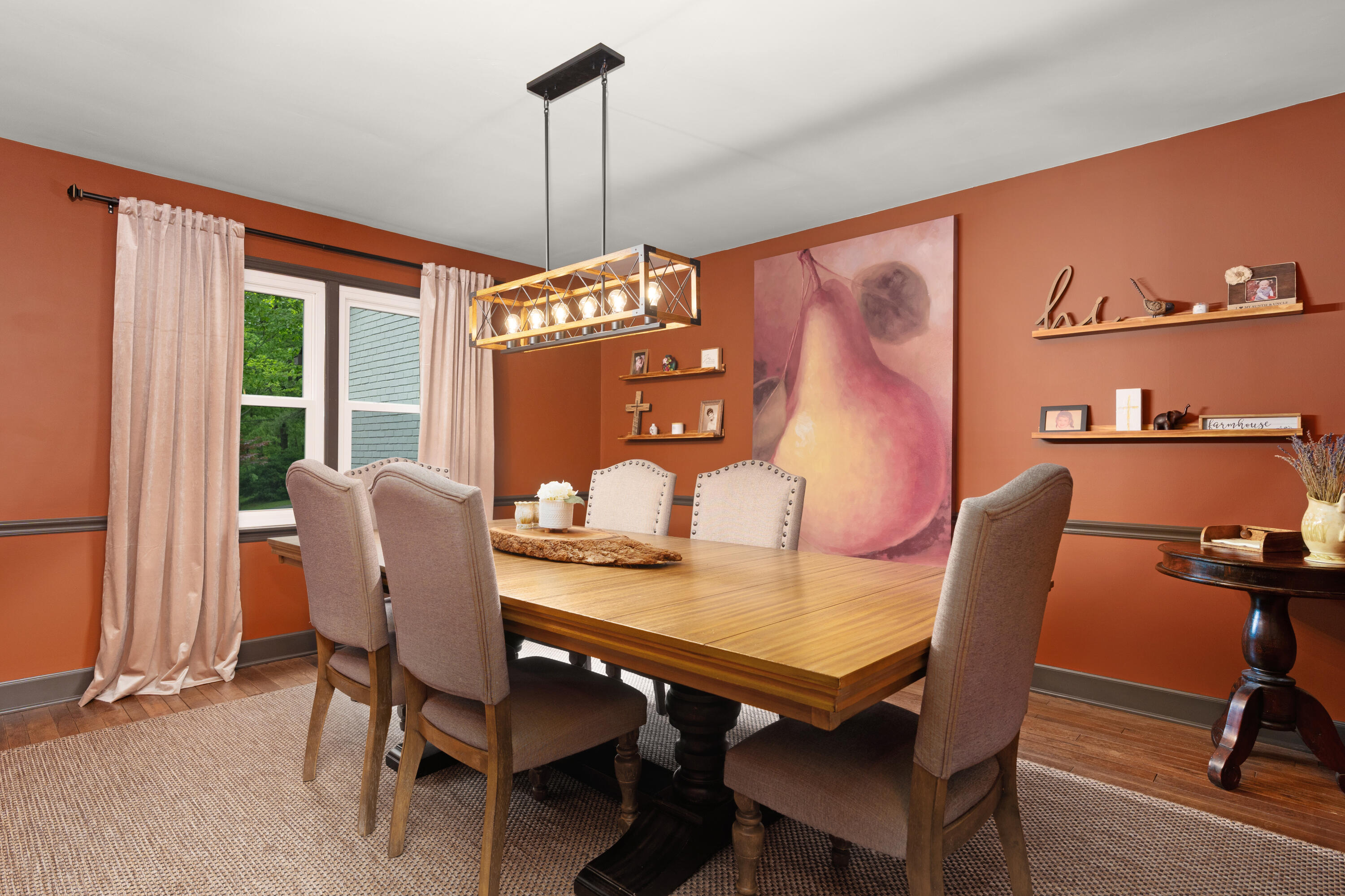 321 Robin Hood Trail