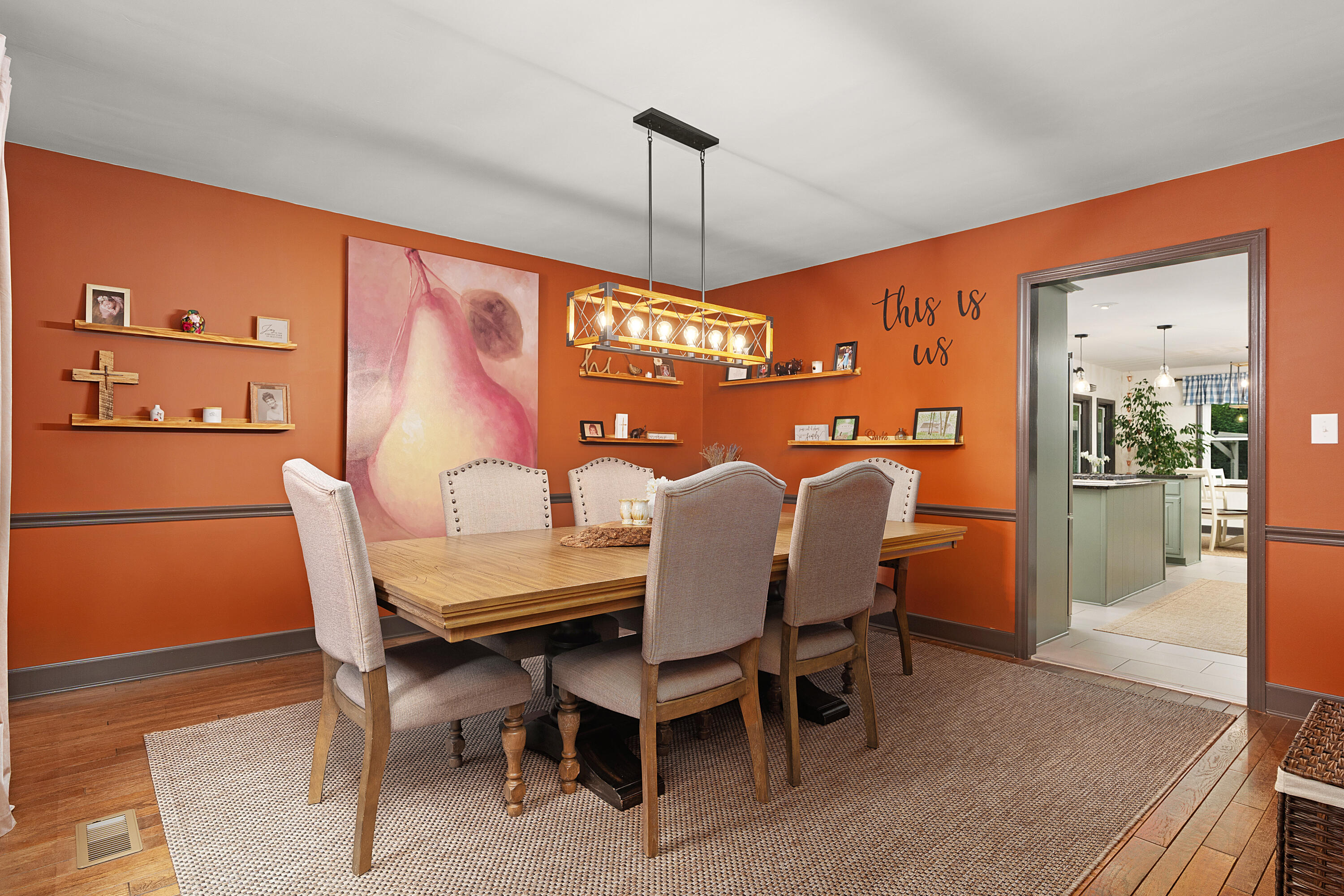321 Robin Hood Trail