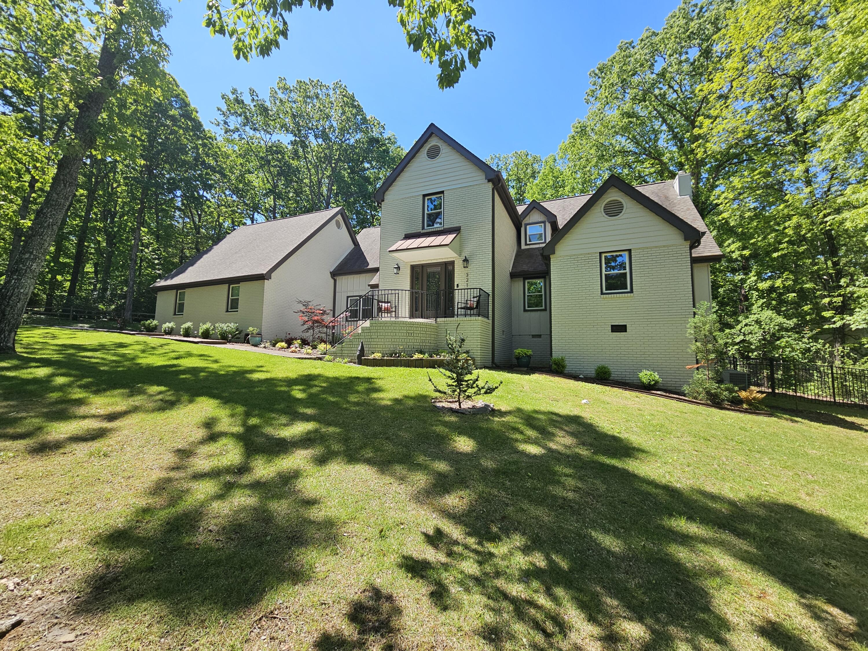 321 Robin Hood Trail