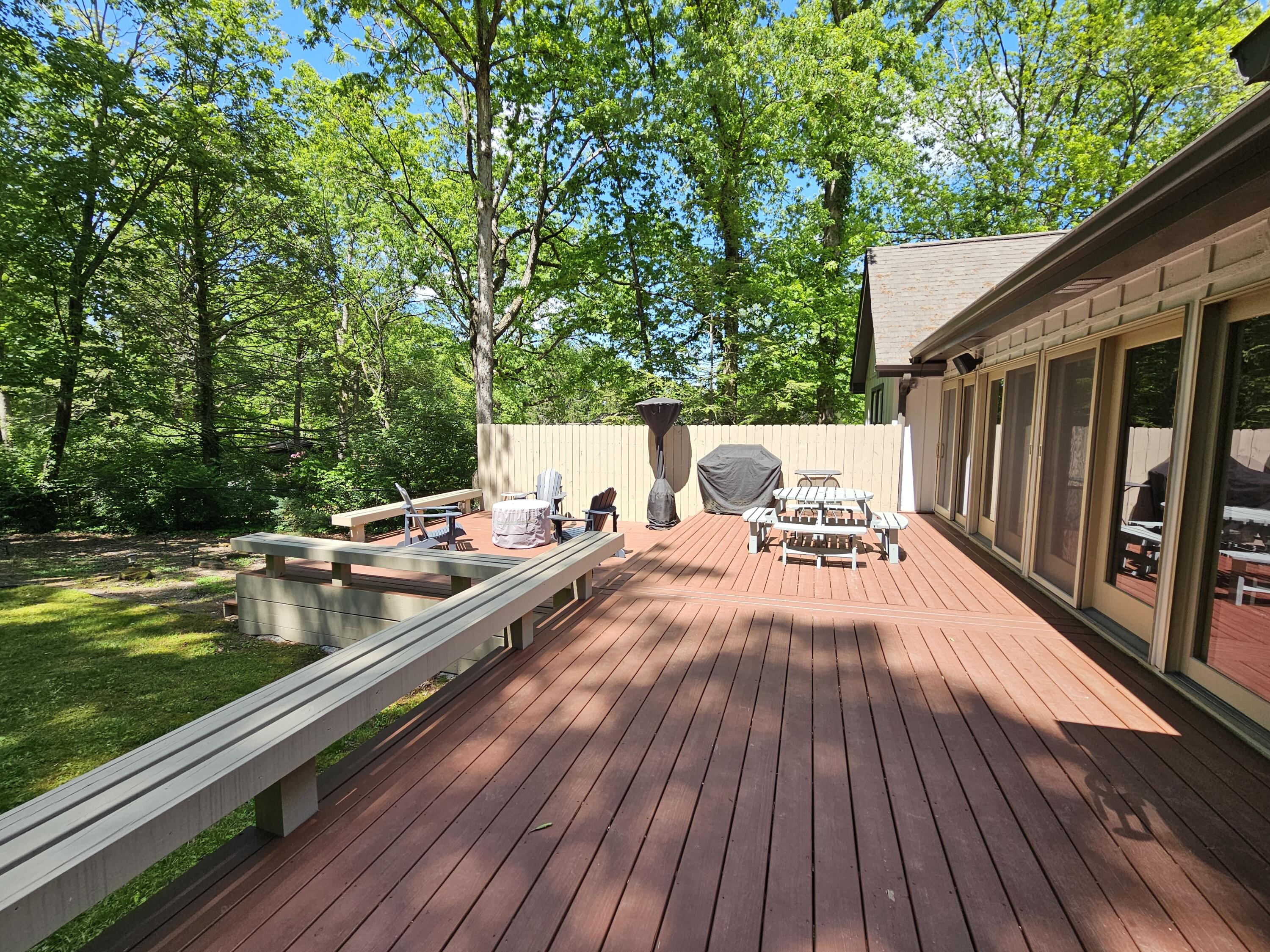 321 Robin Hood Trail