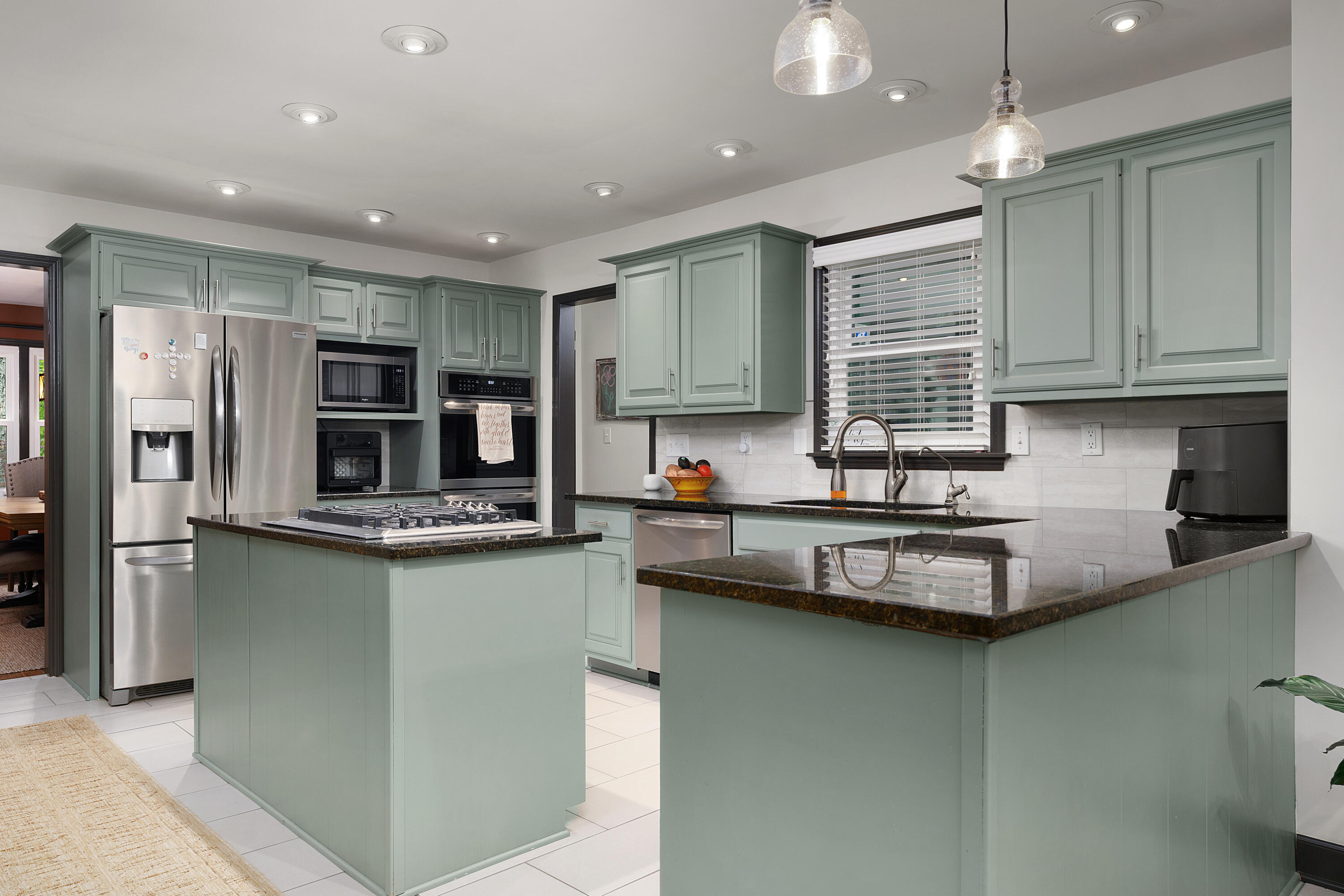 321 Robin Hood Trail