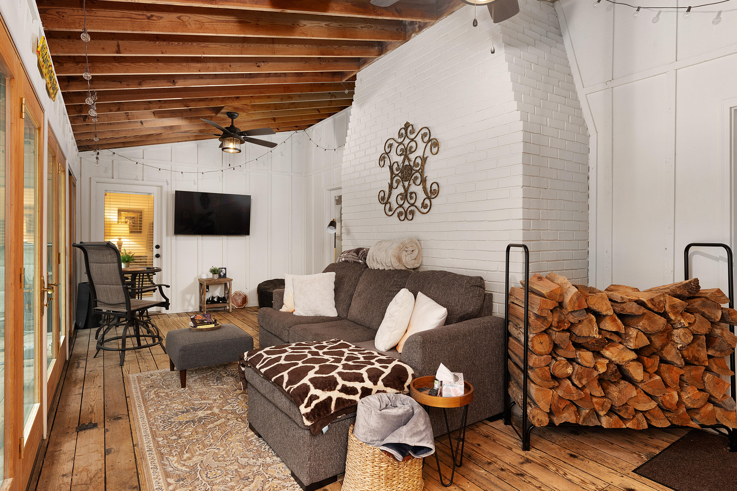 321 Robin Hood Trail