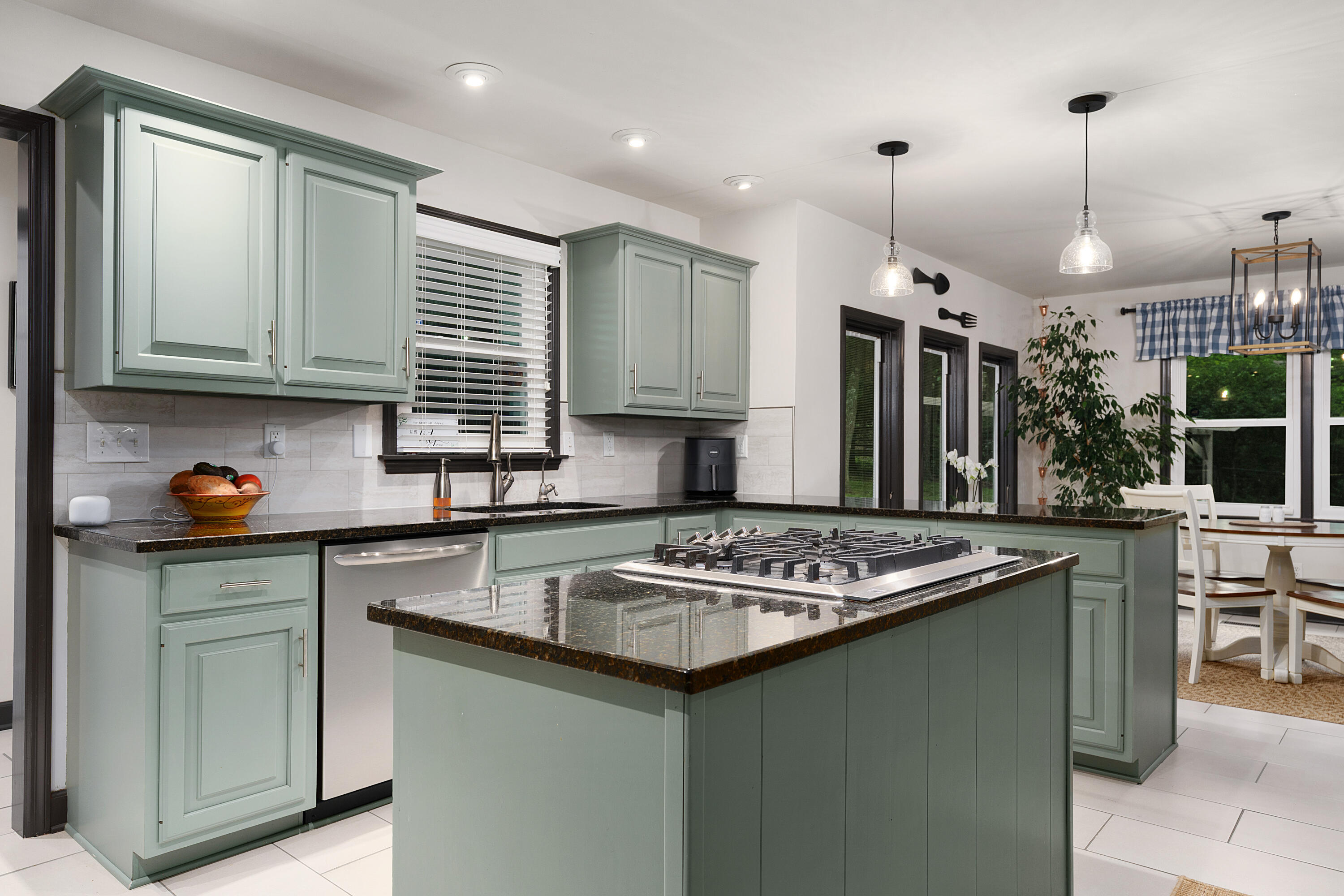 321 Robin Hood Trail